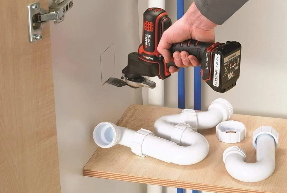 Black+Decker Multievo głowica oscylacyjna (akcesoria wielofunkcyjne, wymiana akcesoriów SuperLock, automatyczne odsysanie pyłu, do demontażu i renowacji) MTOS4