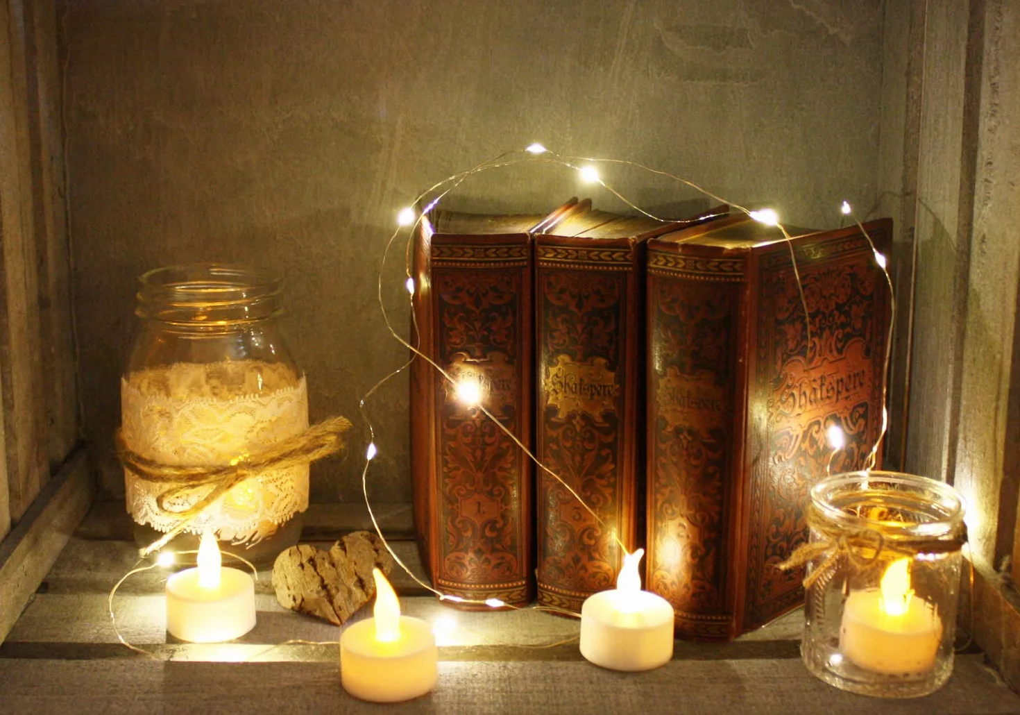 Idena 408982 - LED tea lights, 2 sztuki, elektryczne świeczki z migoczącym światłem, baterie w zestawie, dekoracja na ślub, przyjęcie, Boże Narodzenie, Wielkanoc, jako światło nastrojowe