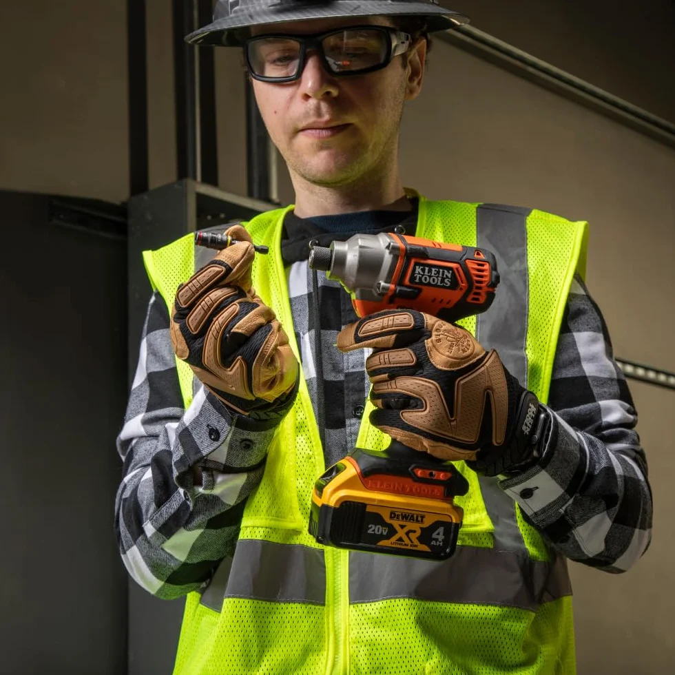 Klein Tools 32931 Zestaw nasadek udarowych 3 w 1, gniazdo z klapką z 2 rozmiarami sterowników sześciokątnych SAE i funkcją trzymania bitów 1/4 cala, klasa udarowa