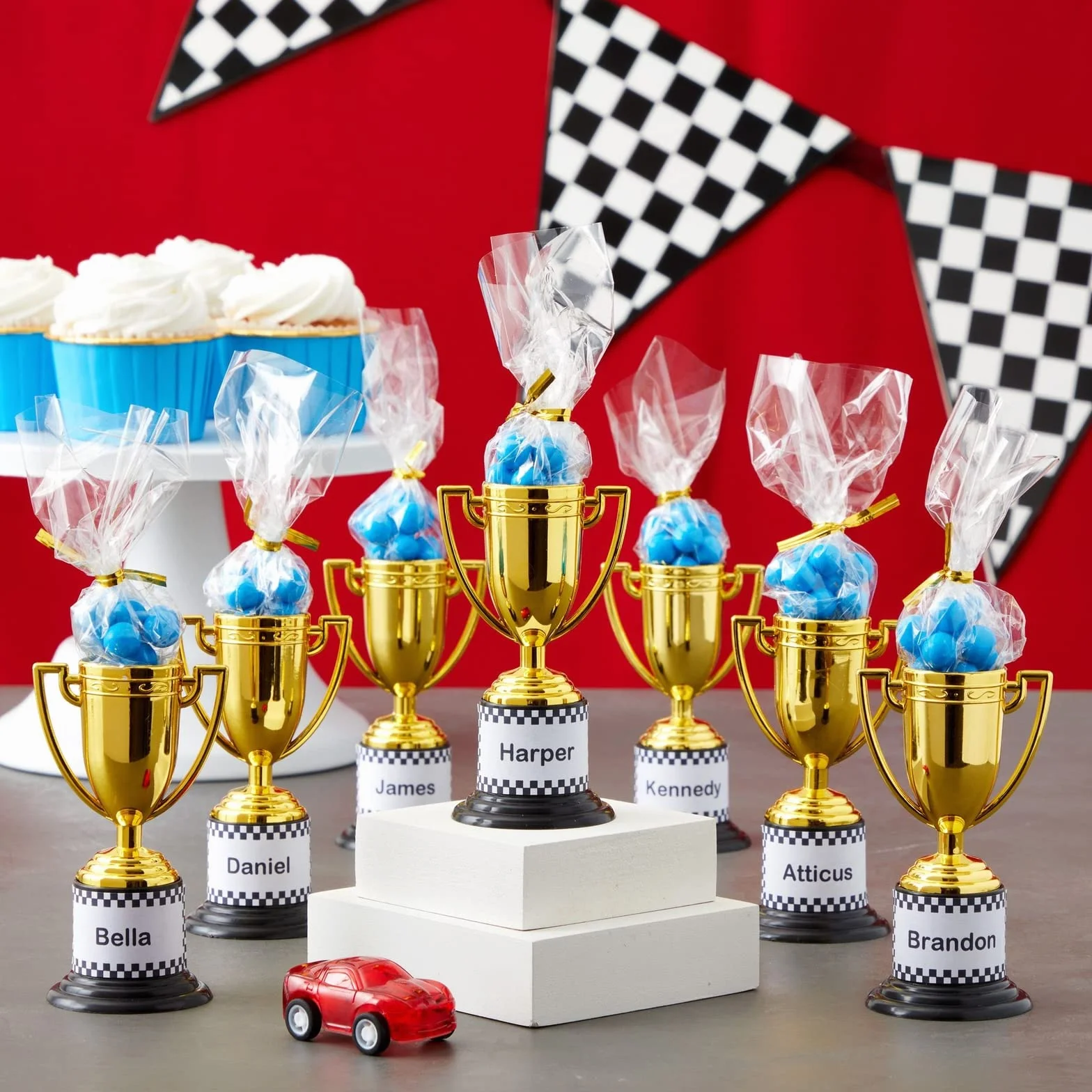 Juvale Trofea nagrody - 24-pak plastikowe złote puchary kubki na turnieje sportowe, konkursy, imprezy, 5 x 10 x 5 cm