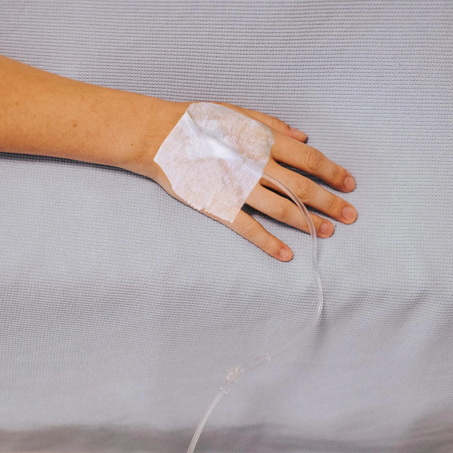 Medyczna Taśma Papierowa Mikroporowata Hipoalergiczna 1,23cm x 9,14m z Dozownikiem Opatrunek Chirurgiczny