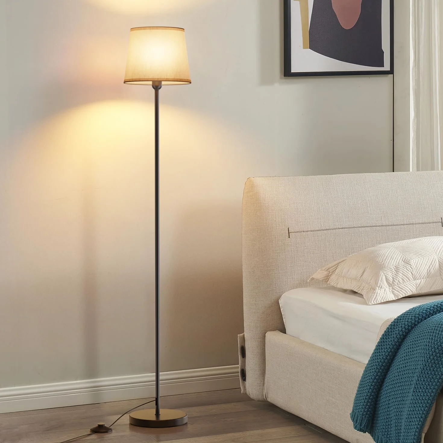 GPATIO Lampa stojąca z pilotem zdalnego sterowania, 11 temperatur barwowych, ściemnialna lampa z przełącznikiem nożnym i żarówką LED, do sypialni, salonu