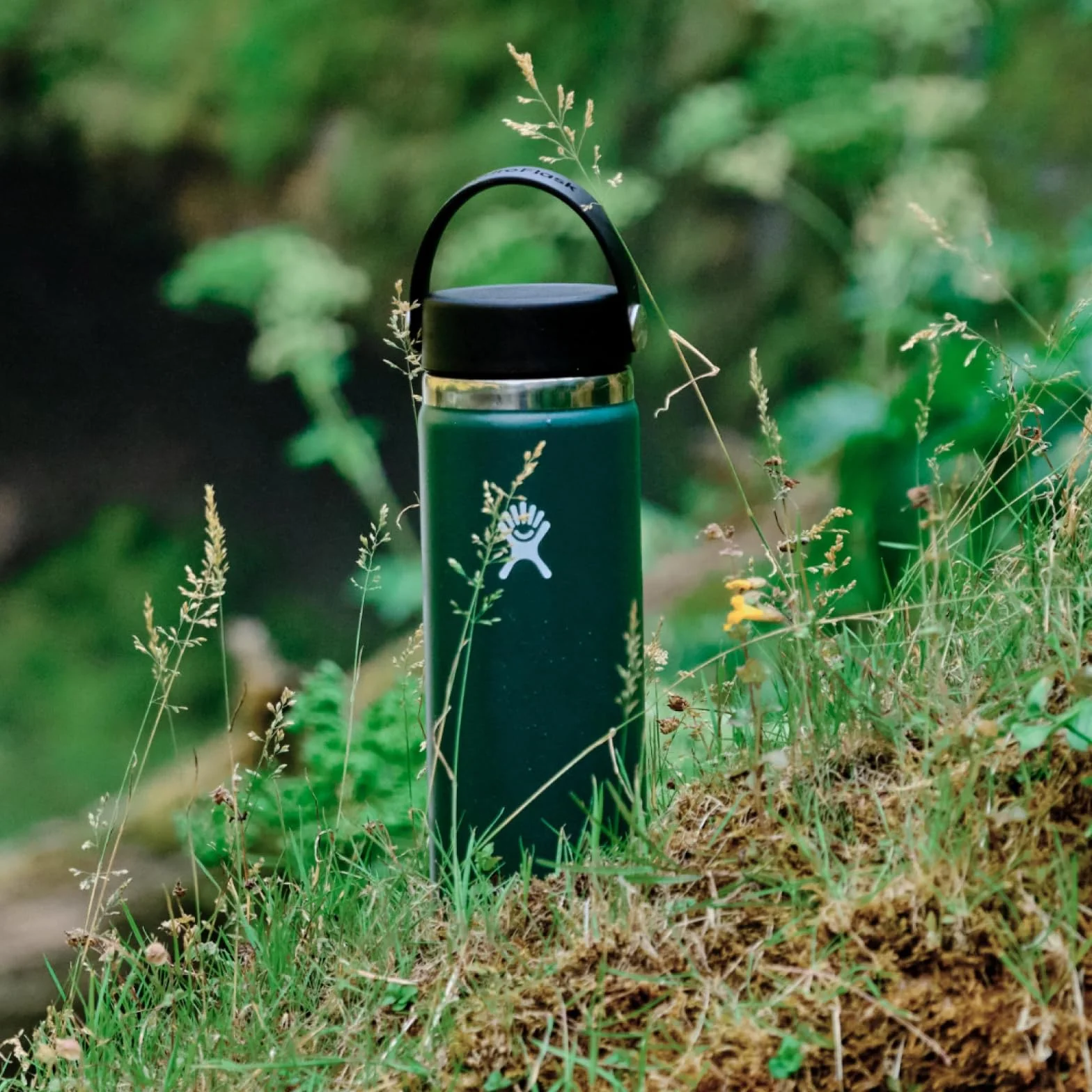 HYDRO FLASK – Butelka na wodę 946 ml (32 oz) – Izolowana próżniowo butelka na wodę ze stali nierdzewnej ze szczelną zakrętką Flex z uchwytem – Bez BPA – Szeroki gwint – Kolor - Black