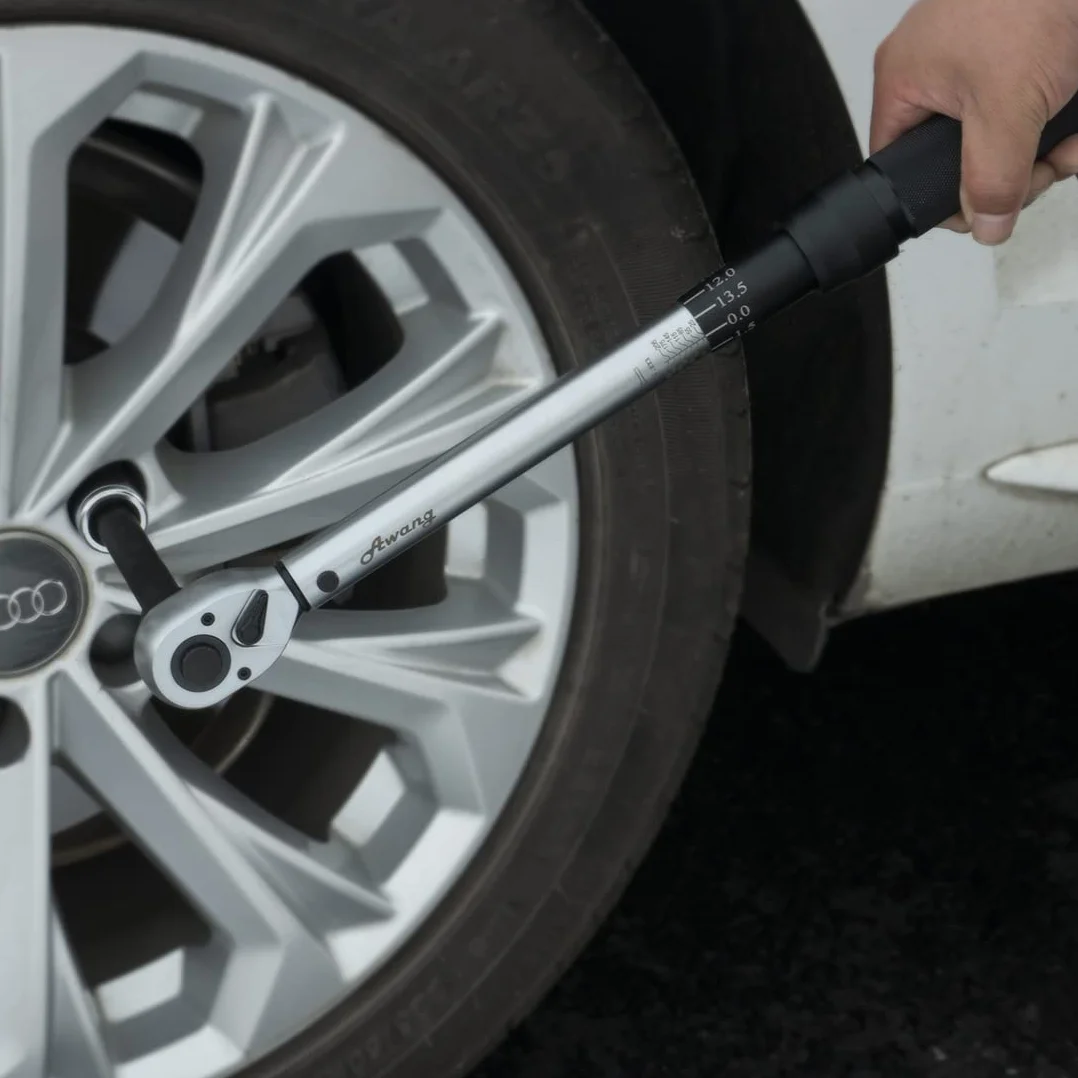 Awang Zestaw misek dynamometrycznych 1/2", 25-220 NM z adapterem, przedłużeniem i walizką, precyzyjna i łatwa w obsłudze do samochodu, motocykla