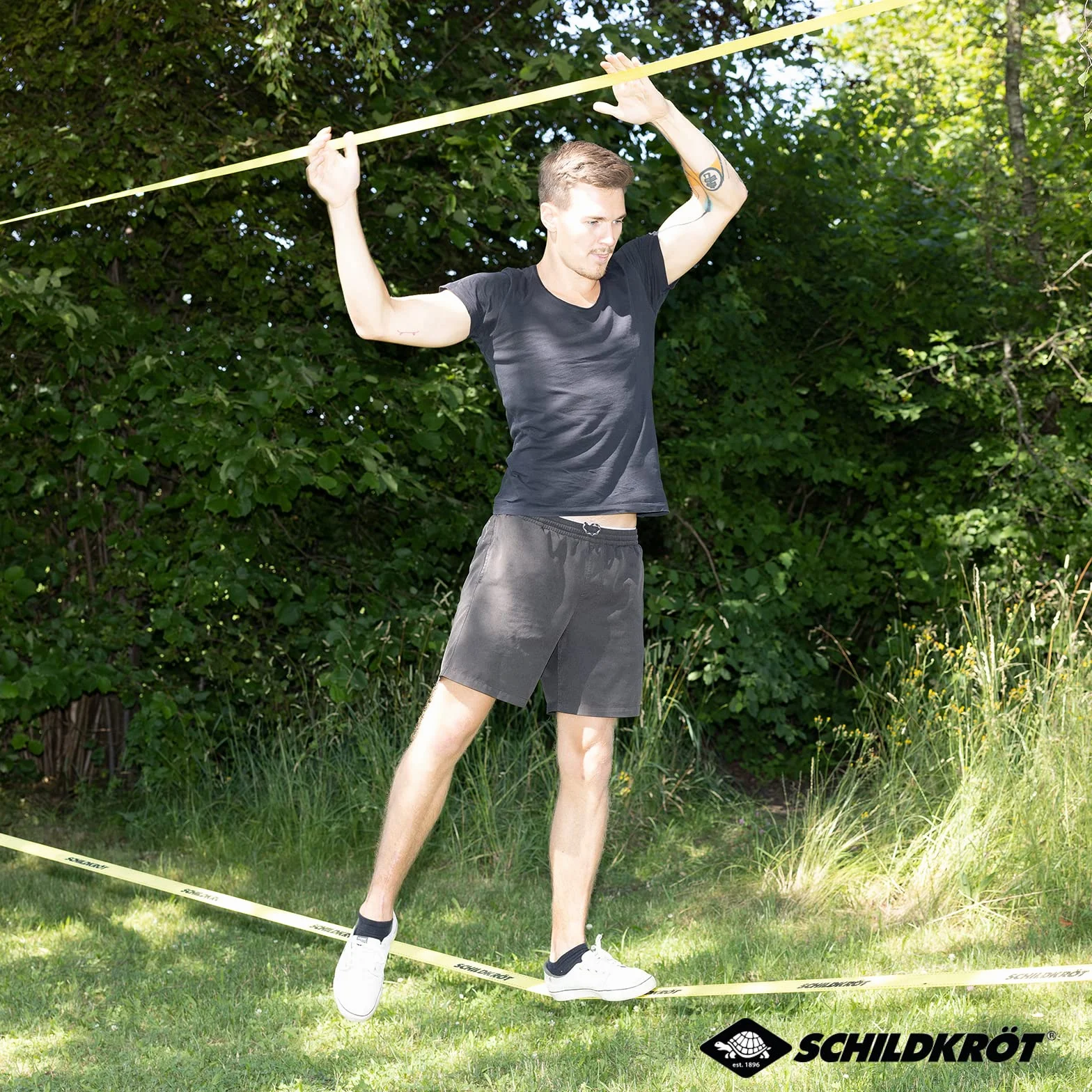 Schildkröt® Slackline 15 m, dodatkowo z linią Teaching Line, linia pomocnicza dla początkujących, wytrzymała linia o szerokości 5 cm, dla dzieci i dorosłych