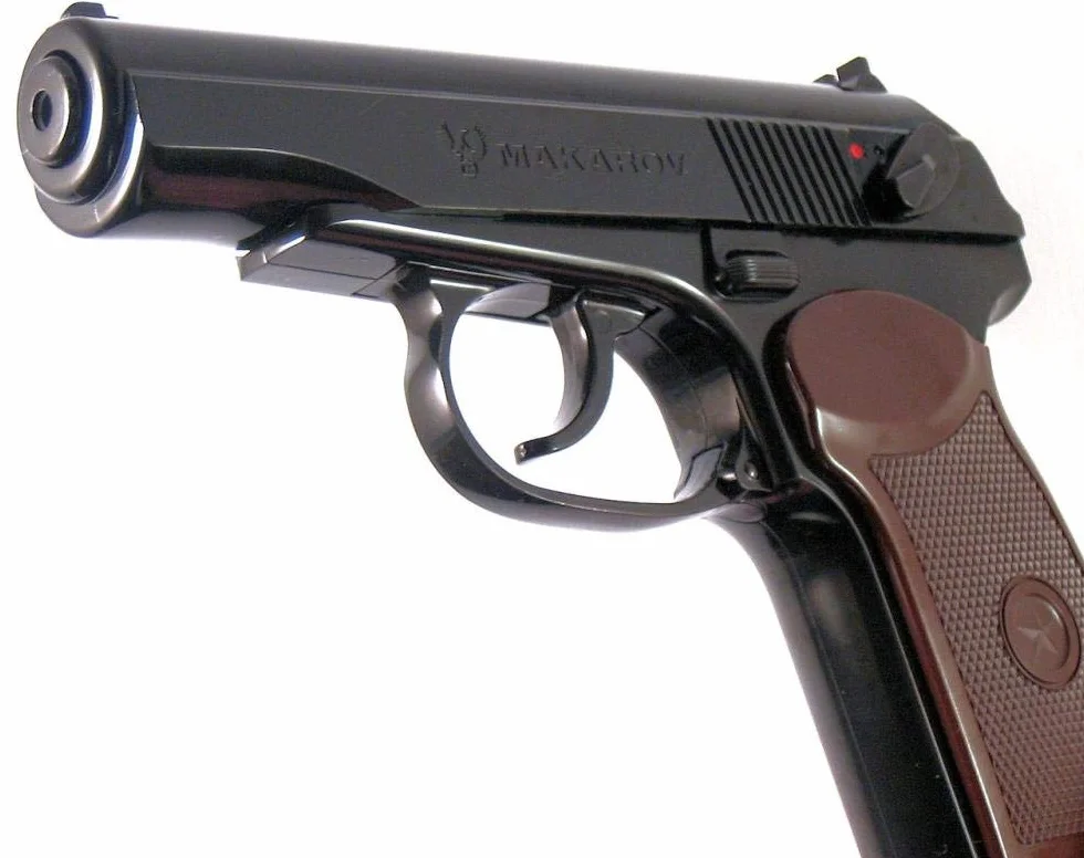 Ekommur. Legendy Makarov UX| Pistolet półautomatyczny na śrut 4,5mm (Steel BB's Balls) + teczka + śrut i CO2