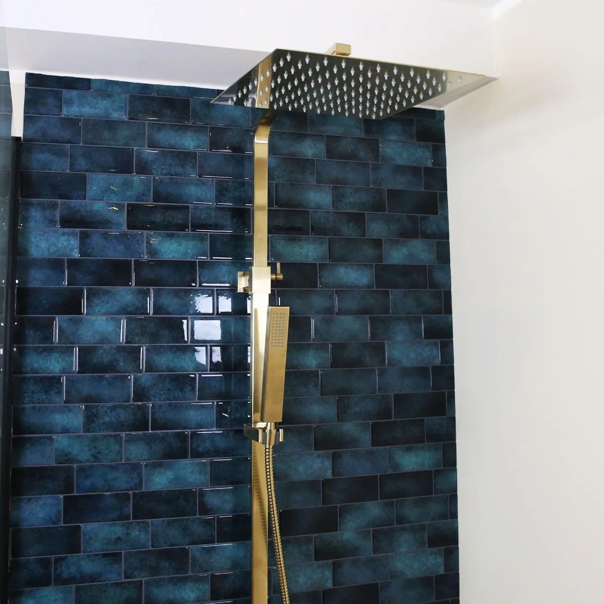 Essebagno 9025553 Kwadratowa kolumna prysznicowa termostatyczna złota