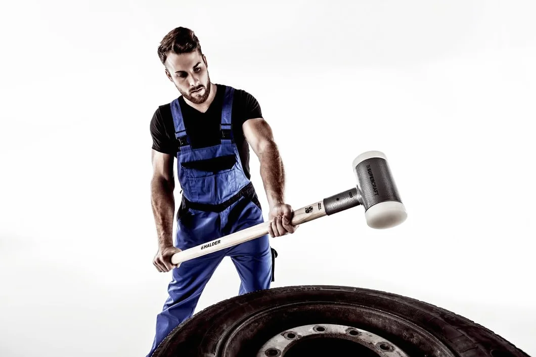 Supercraft młot kowalski, z tłumiącym drgania, ergonomicznie ukształtowanym i lakierowanym trzonkiem hikorowym, śr. = 100 mm/waga = 7050 g | 3366.107