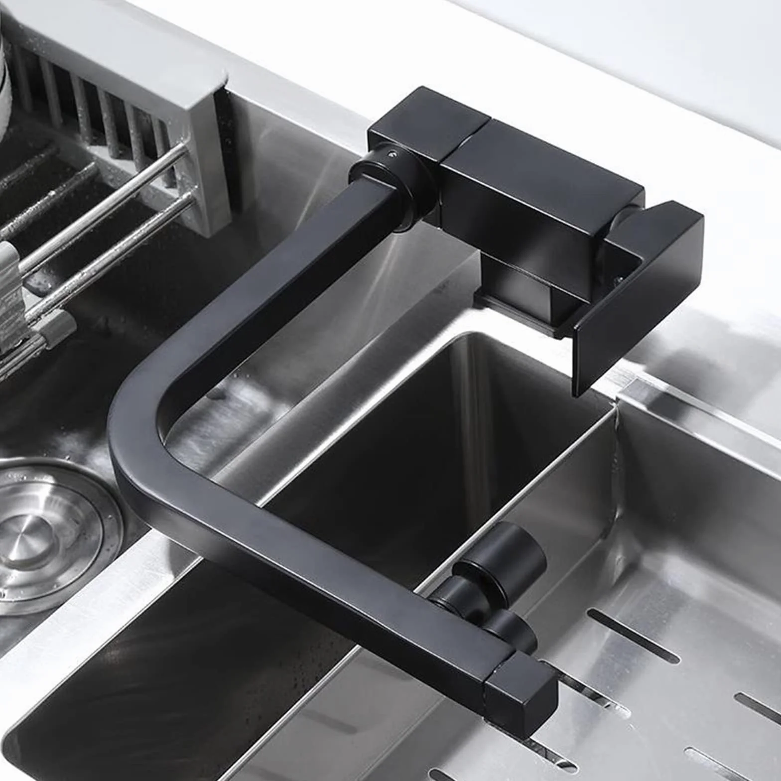 3-drożny kran kuchenny wielofunkcyjny kran do zlewu z obrotem o 360° składany mosiężny design stylowe czarne wykończenie łatwa instalacja do nowoczesnych kuchni
