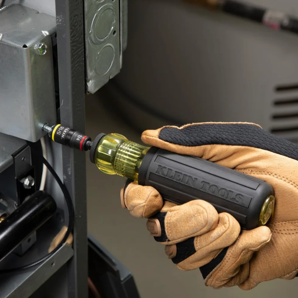 Klein Tools 32931 Zestaw nasadek udarowych 3 w 1, gniazdo z klapką z 2 rozmiarami sterowników sześciokątnych SAE i funkcją trzymania bitów 1/4 cala, klasa udarowa