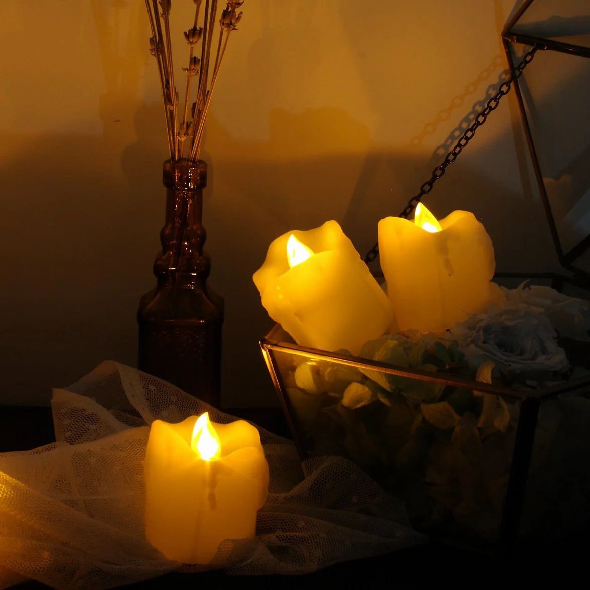 Świece bezpłomieniowe, realistyczne, migoczące świeczki LED typu tealight, 300 godzin światła non-stop, z pilotem zdalnego sterowania i timerem 2/4/6/8 godzin, kolor kości słoniowej, 6 sztuk/opakowanie.