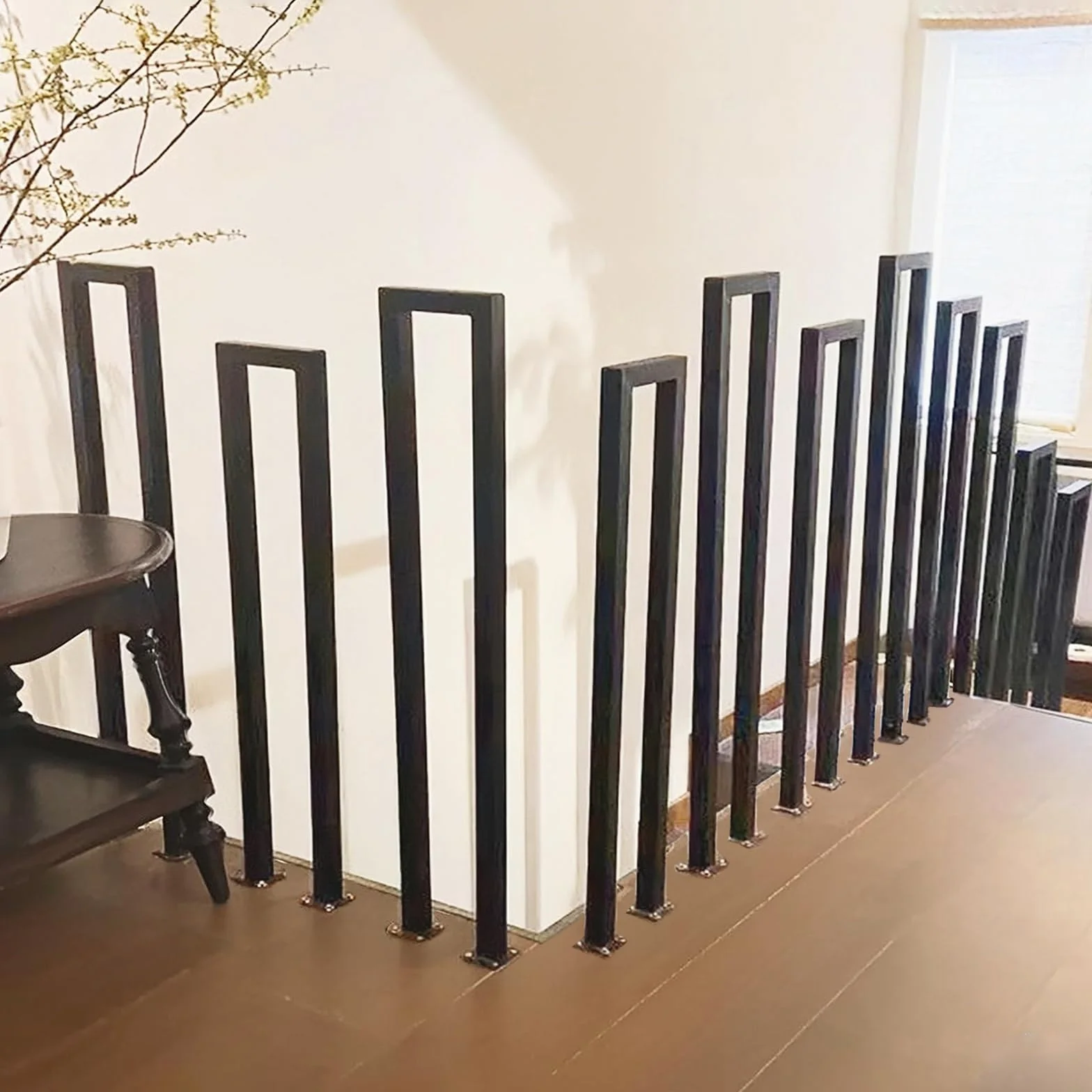 Metalowa poręcz schodowa U czarny 100x20cm do wnętrz i na zewnątrz