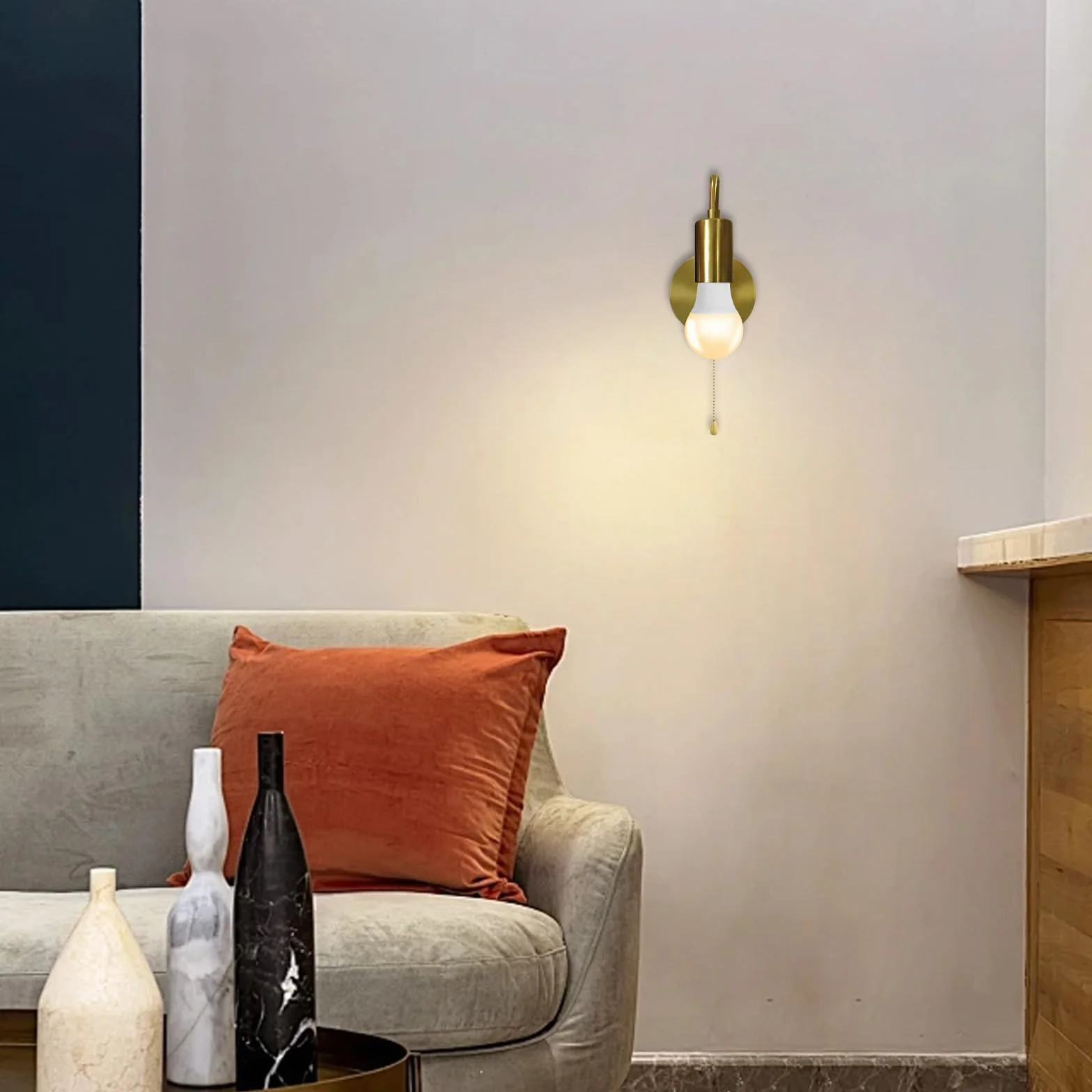 Lampa ścienna E27 metalowa vintage z przełącznikiem pociągowym złota