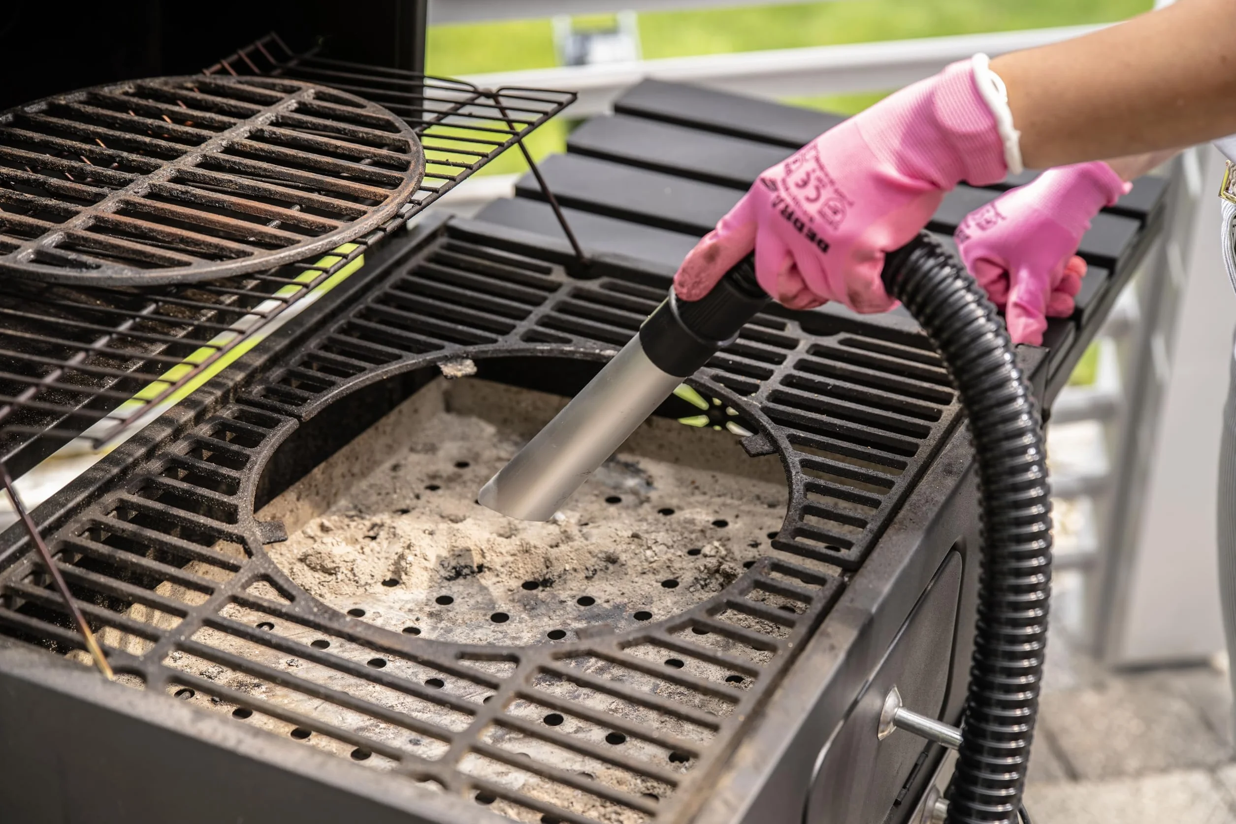Odkurzacz do gruzu, popiołu, gipsu 1200W 20l, DEDRA DED6594 wszechstronne urządzenie do prac budowlanych, poremontowych czy porządkowych w warsztatach i domach. Zbiornik 20l, moc ssąca 19 [kPa]