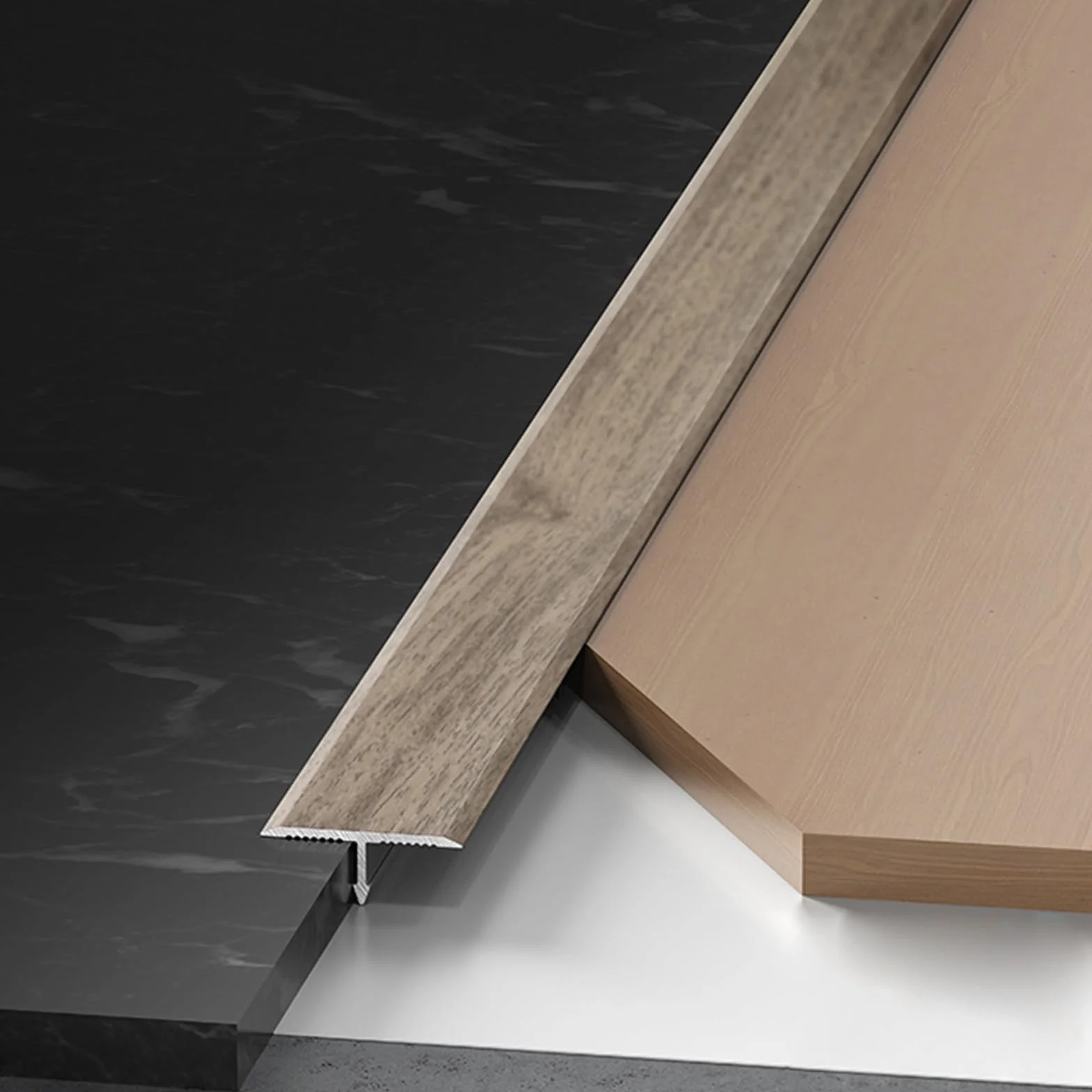 Metalowa listwa przejściowa do podłóg laminowanych i obrzeży płytek, jasnobrązowa, 130 x 3,3 cm, ścianka działowa zapewnia gładkie połączenia i czyste wykończenie