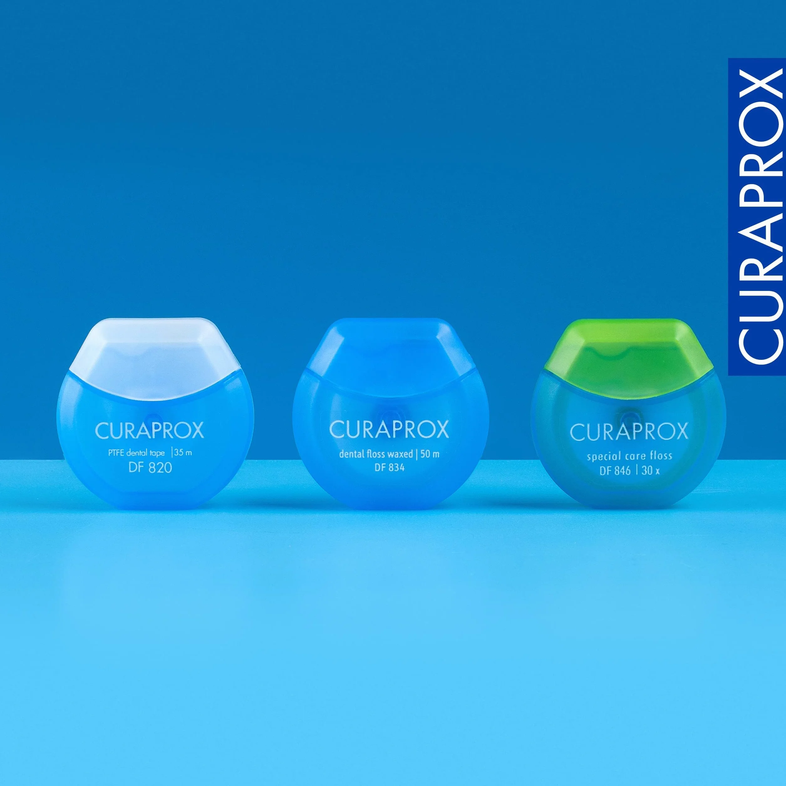 Curaprox DF 834 Dental Floss-woskowana Nić Dentystyczna o miętowym smaku dla Łatwej Obsługi w ciasnych przestrzeniach / 50 metrów | Made in Switzerland
