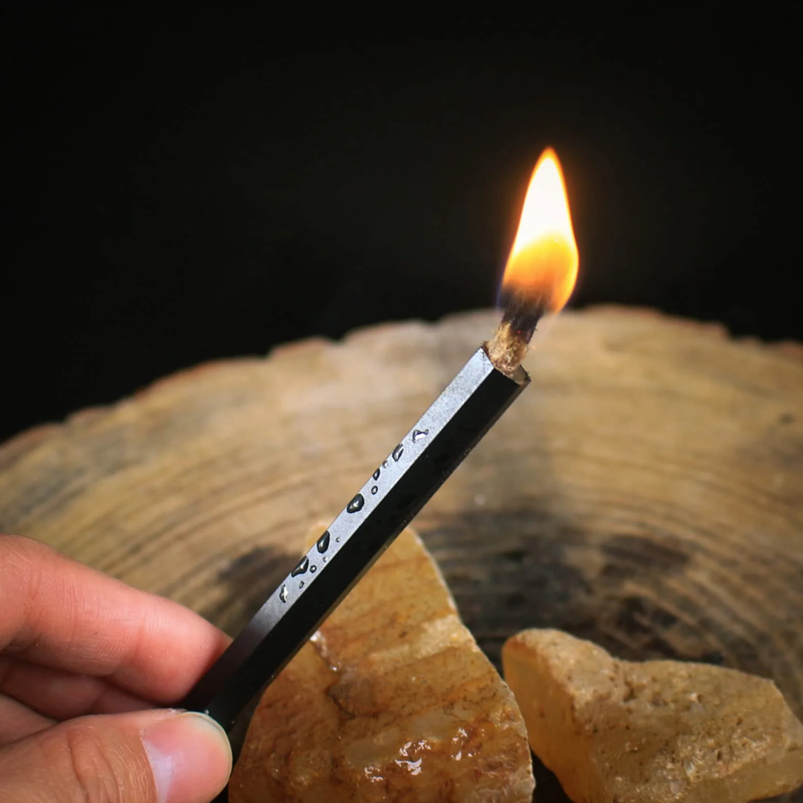 Tinder Wick – wodoodporne sznurki woskowe z aluminiową rurką krzesiwa, narzędzia survivalowe na kemping, wędrówki i sprzęt do wędrówek z plecakiem
