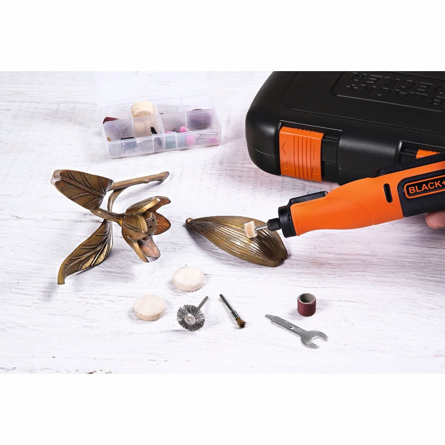 BLACK+DECKER BCRT8IK-XJ Wielofunkcyjny obrotowy 7.2V 1.5 Ah 53 Akcesoria