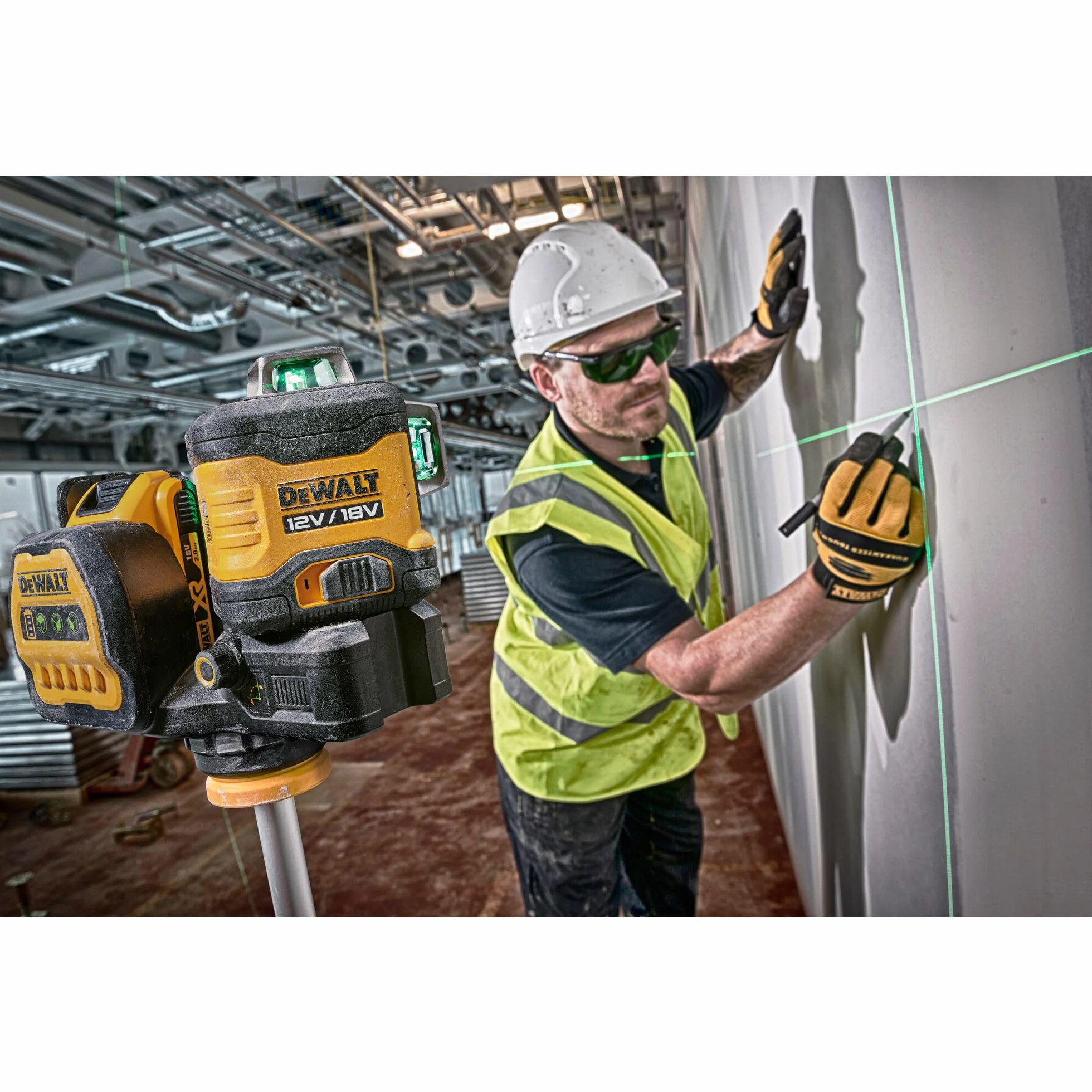 DEWALT DCE089D1G18-QW DCE089D1G18-QW-Poziom 3-liniowy 360° XR 18V/12V Samooczny zielony laser z akumulatorem 18V Li-Ion 2Ah, srebrny