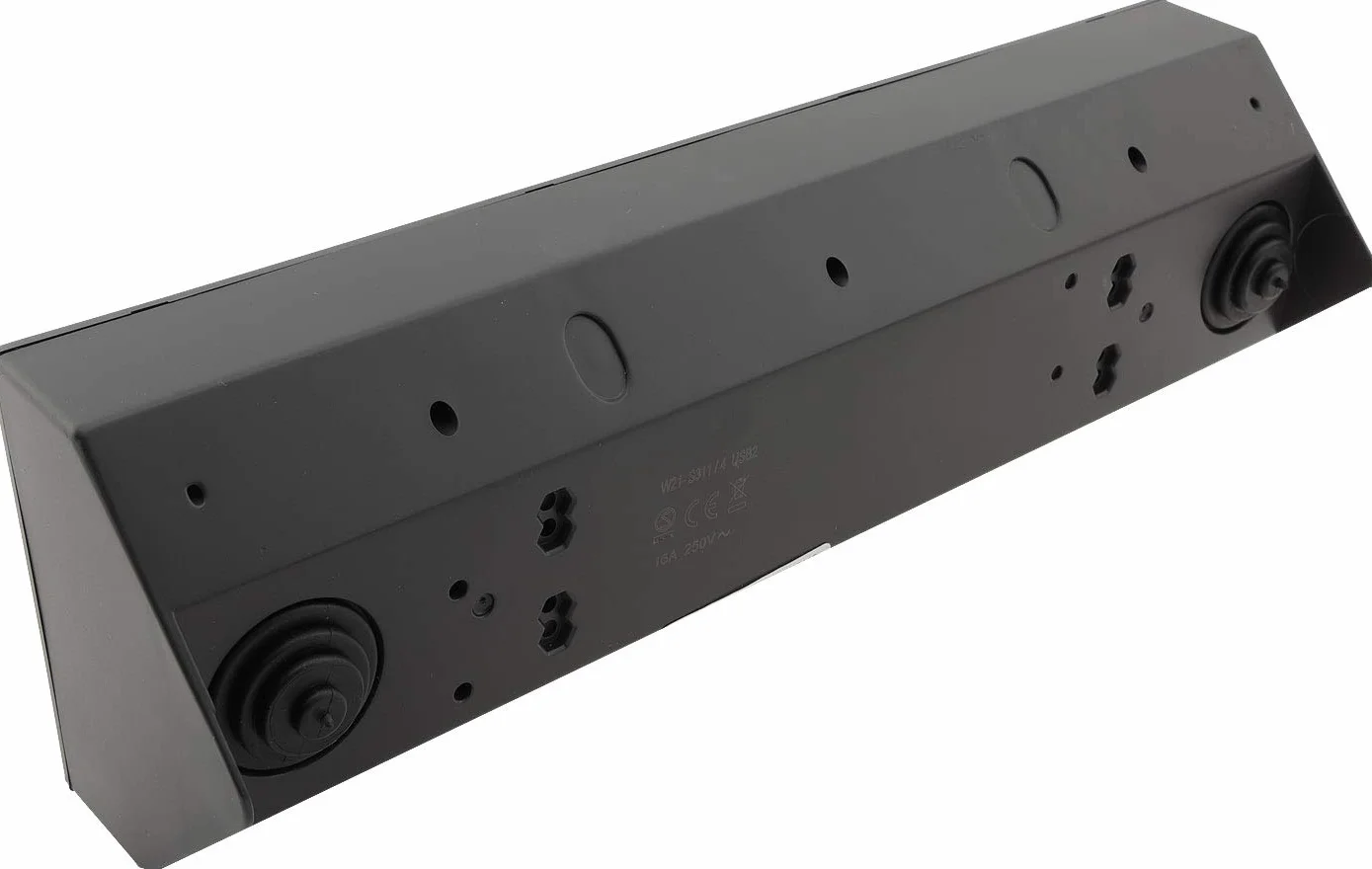 ChiliTec Blok gniazdek wtykowych z zestykiem ochronnym, czarne (4 gniazda + 2 x USB 3,1 A)