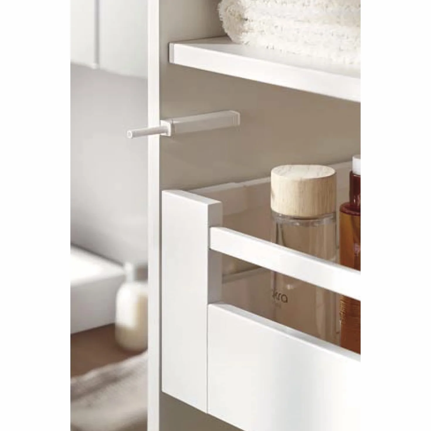 Blum Tip-on do drzwi 956A1004 wersja długa z magnesem, szara