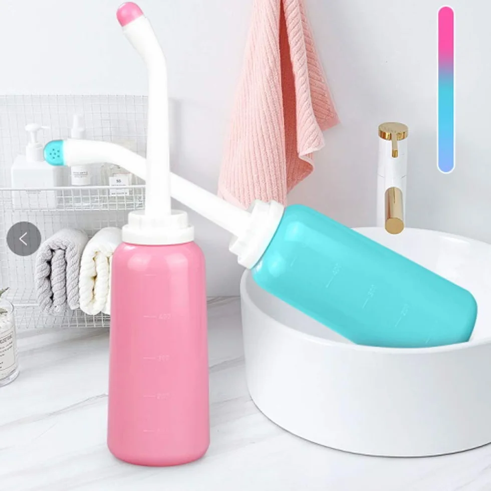 CROING Przenośny bidet, 2 szt., butelka do spryskiwania, 500 ml, przenośna bidet pod prysznic, dla dorosłych kobiet, pielęgnacja poporodowa, hemoroidy