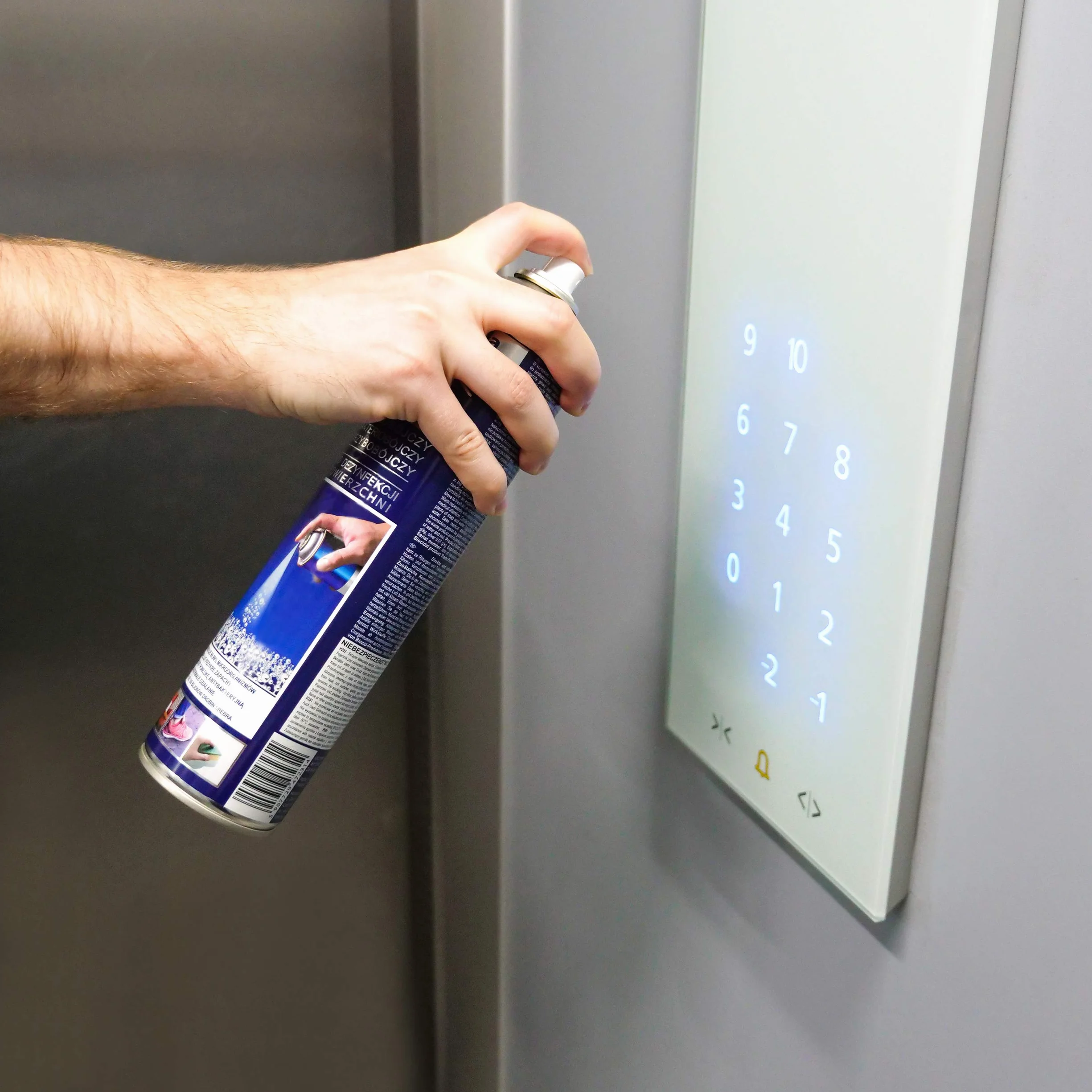 Nano Silver Spray Dezynfekujący 80% Alkoholu, 100 Bilionów Aktywnych Nanocząsteczek Srebra w 1 ml, Antybakteryjny, Przeciwwirusowy, Przeciwgrzybiczy, Tworzy Warstwę Ochronną, Butelka 125 ml