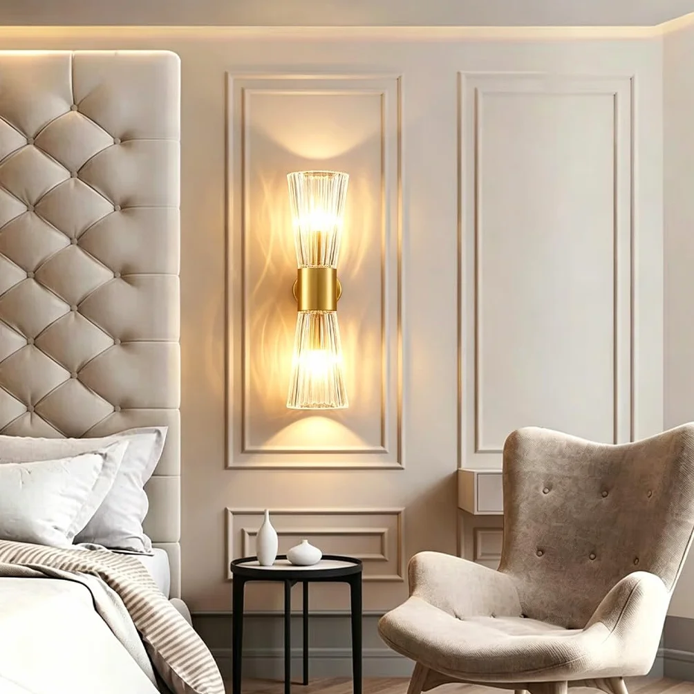 Nowoczesny Luksusowy Kinkiet Ścienny Dwupunktowy Ze Złotego Kryształowego Szkła Metalowa Lampa Przyłóżkowa Z Oprawą E14 Do Oświetlenia Wewnętrznego W Sypialni Salonie I Korytarzu