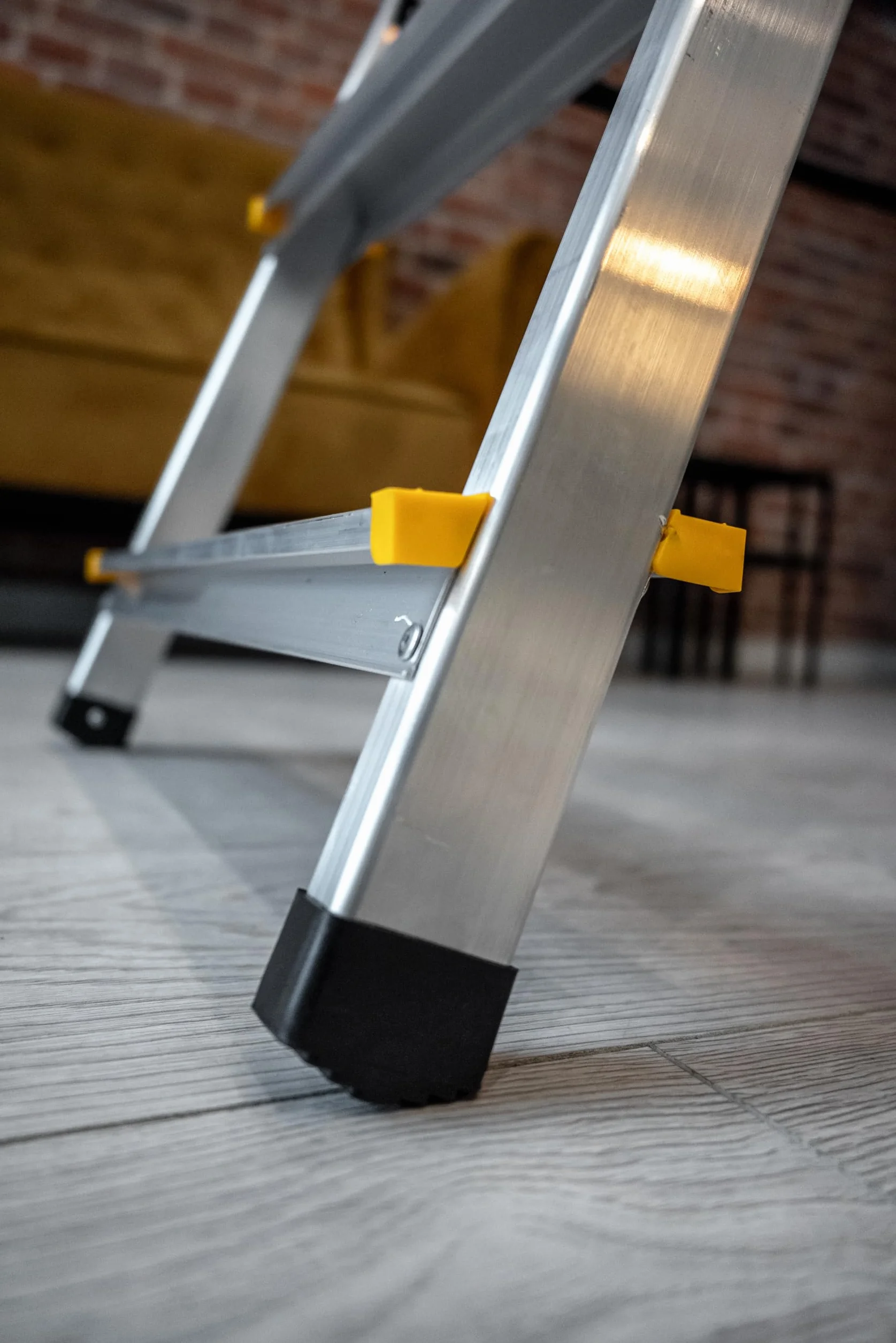 Drabest SERIA PRO 7-Stopniowa Aluminiowa Drabina Domowa Z Poręczami 150 KG - Drabina Aluminiowa - Drabiny Wielofunkcyjne - Składana Drabina Składana - Drabiny Aluminiowe - 50 X 217 X 12 Cm