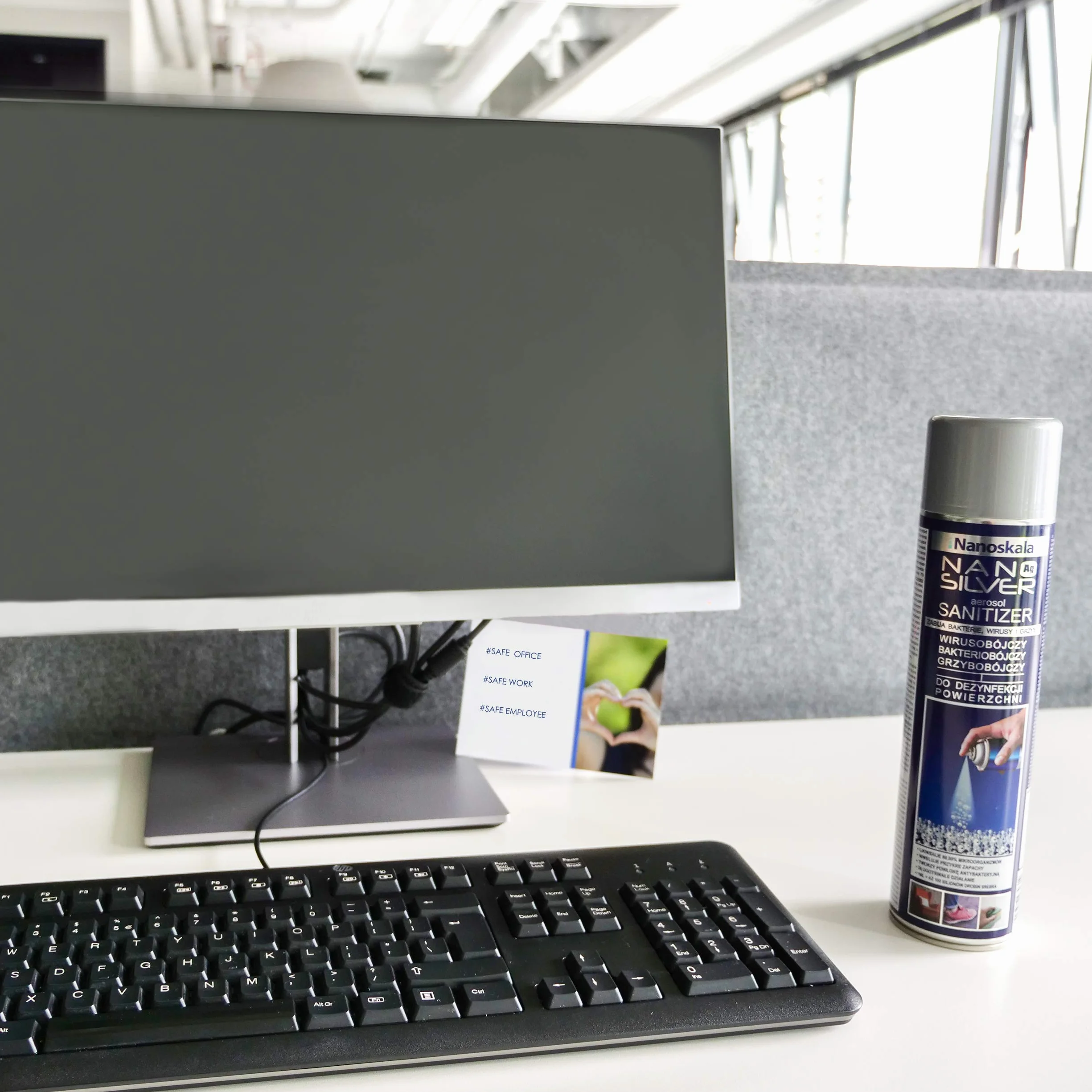 Nano Silver Spray Dezynfekujący 80% Alkoholu, 100 Bilionów Aktywnych Nanocząsteczek Srebra w 1 ml, Antybakteryjny, Przeciwwirusowy, Przeciwgrzybiczy, Tworzy Warstwę Ochronną, Butelka 125 ml