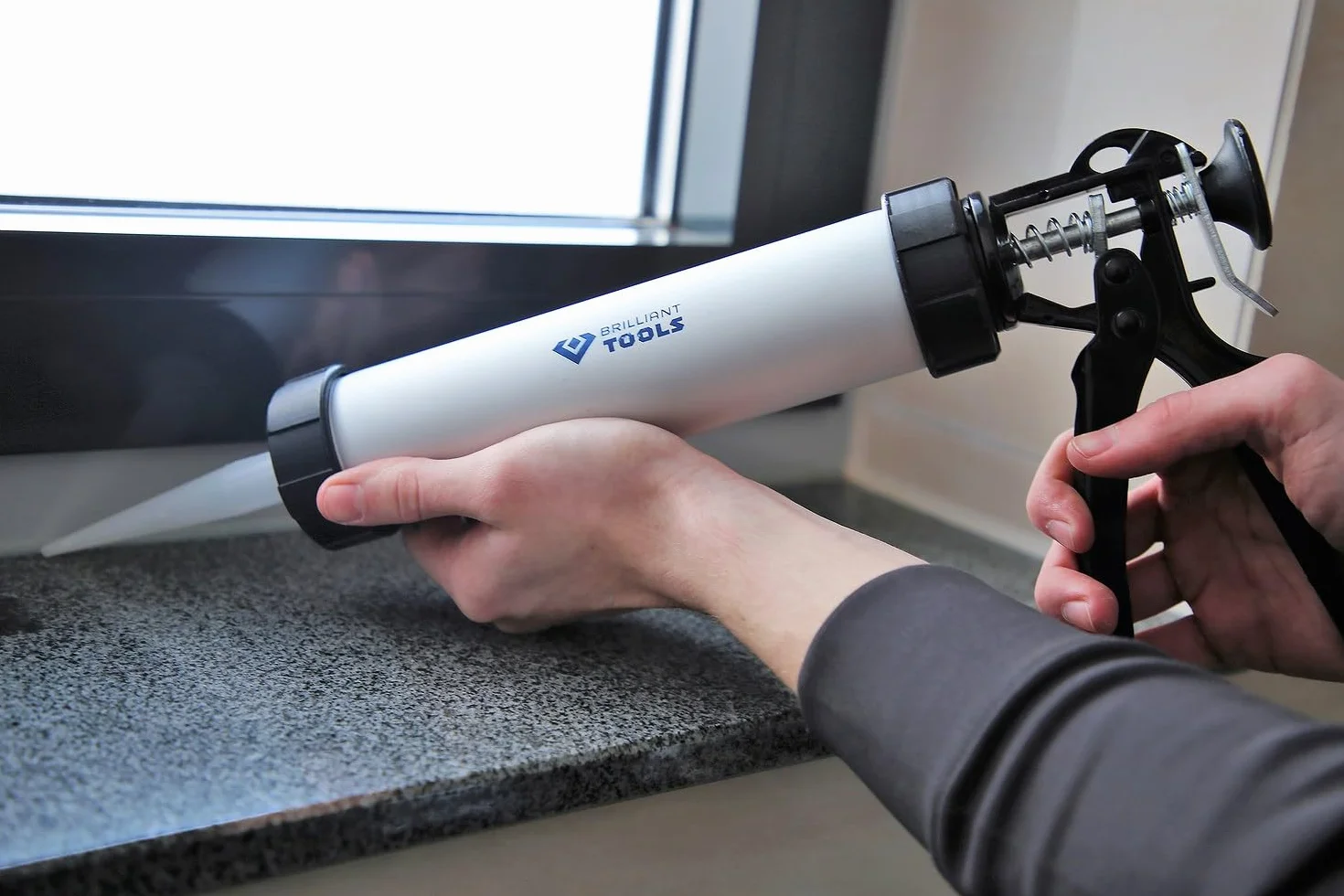 BRILLIANT TOOLS BT094901 Pistolet do kartuszy 310 ml [Powered by KS TOOLS]