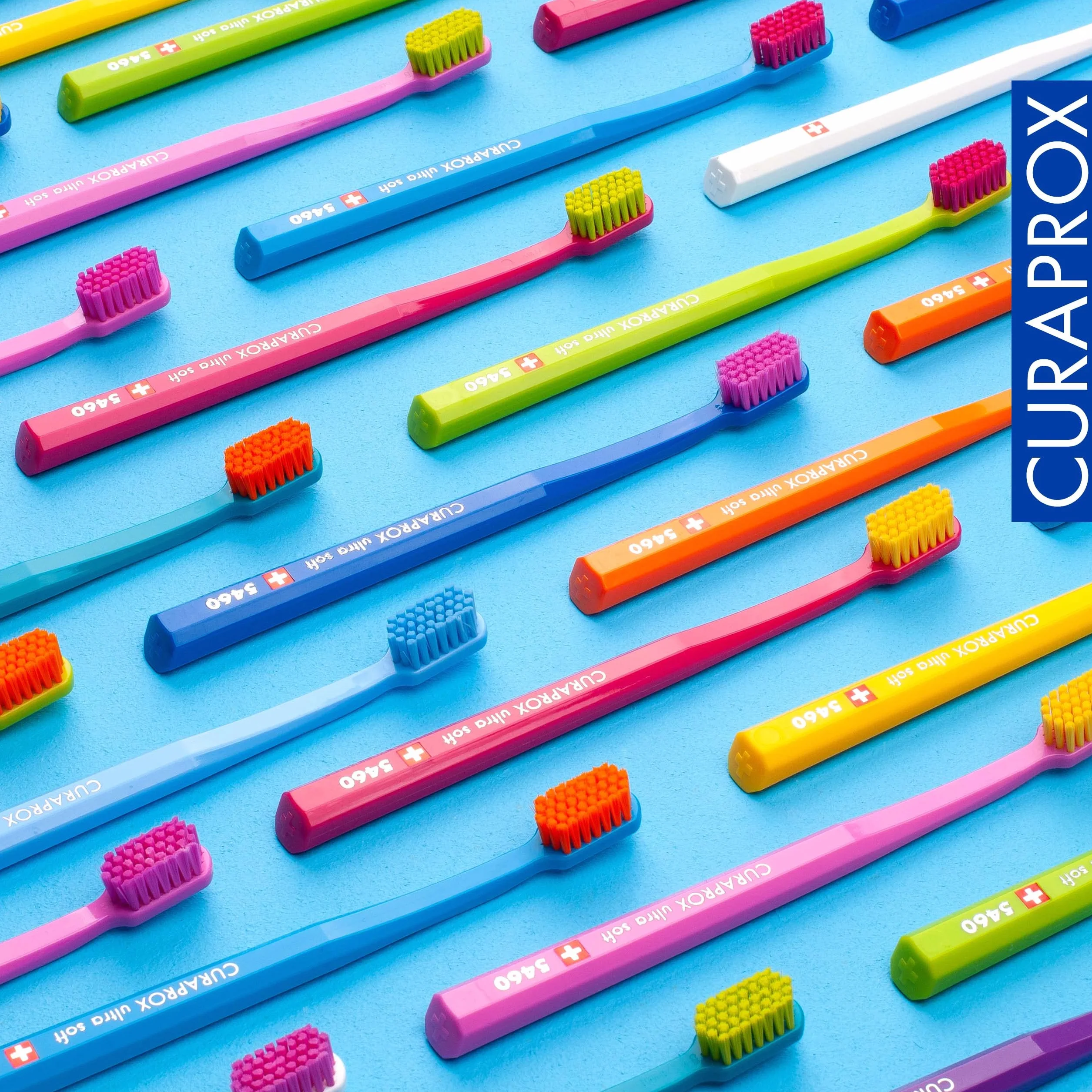 Curaprox CS 5460 Ultra-miękka szczoteczka do zębów-Pielęgnacja zębów i dziąseł dla dorosłych/Super Miękkie włosie Curen® / Magenta, pojedyncze opakowanie/Made in Switzerland