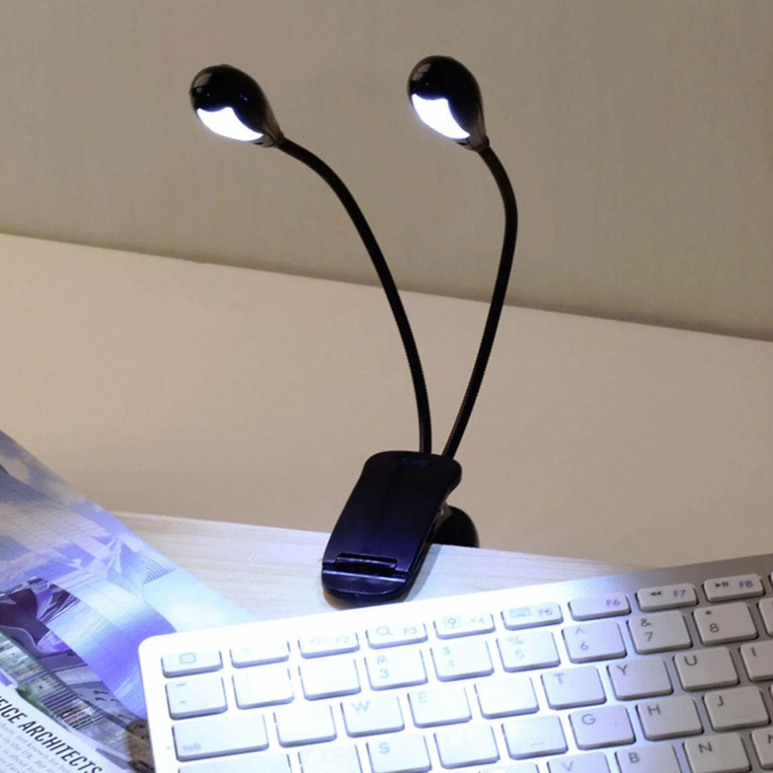 Cerioll Muzyczna lampka do stoiska, muzyczna lampka do czytania, podwójna głowica do czytania, 4 lampki LED z kablem USB, na fortepian, biurko, stojak na stół, czarny, 2 szt
