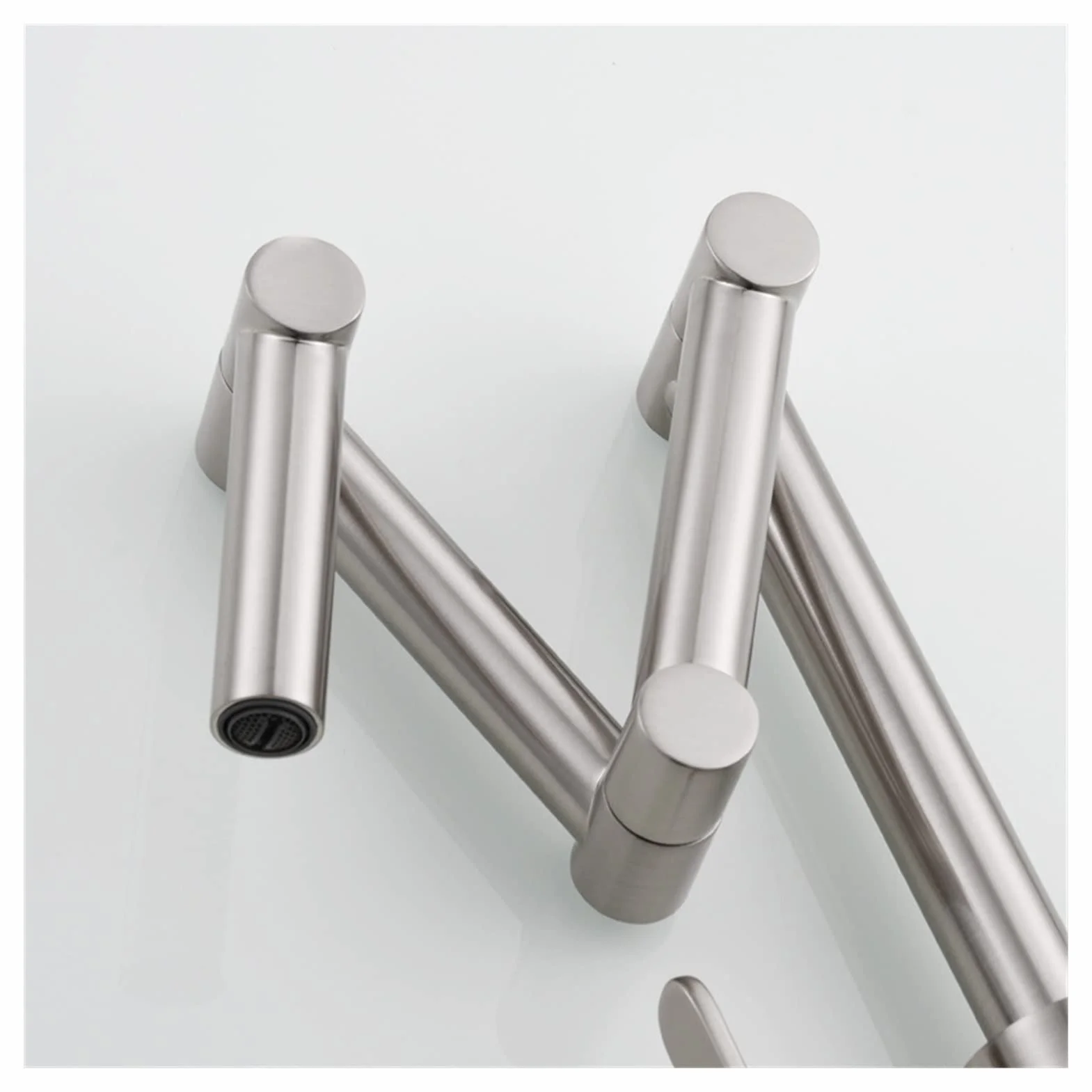 Elastyczny kran Obrotowy, Copper Folding Kitchen Faucet Waszyny Umywalka Siły Chowany Hot and Cold Siedzi Uniwersalny obrotowy kran(Chrome)