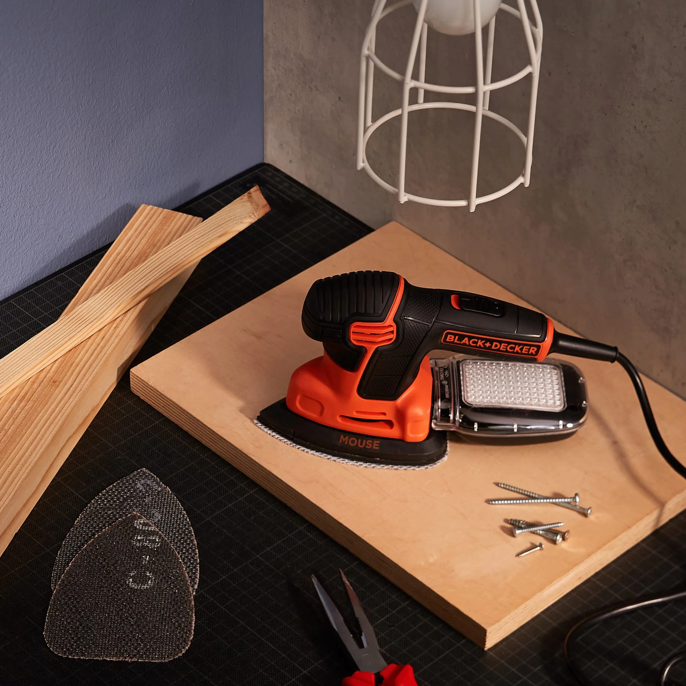 BLACK+DECKER Mouse Szlifierka Trójkątna z Mikrofiltrem, 120 W, KA2000-QS