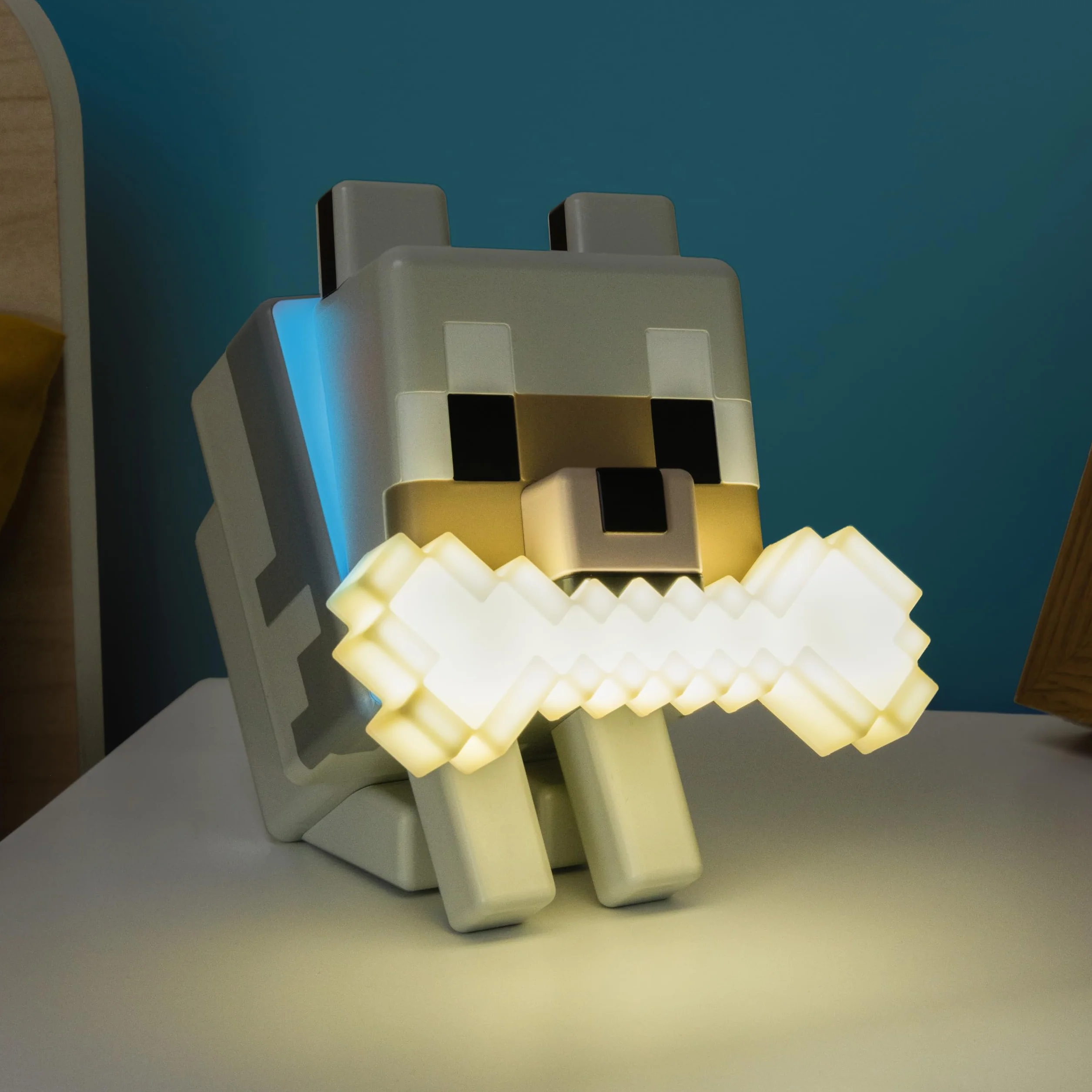 Paladone Minecraft Wolf GloBuddies 3D zmieniające kolor światła, oficjalnie licencjonowana lampka nocna LED, dotknij, aby zmienić kolor, towar do gier, zasilanie bateryjne