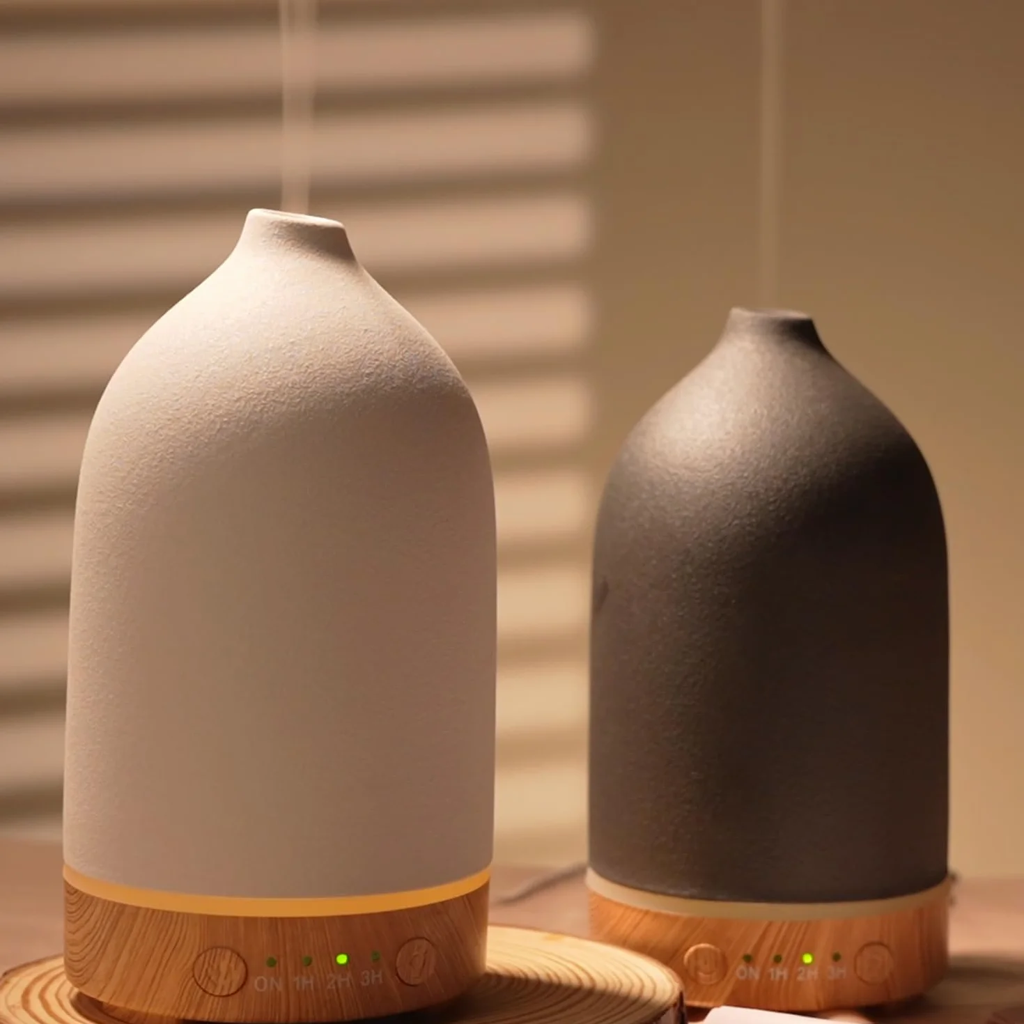 SALUBRITO Ceramiczny dyfuzor zapachowy, czarny dyfuzor do olejków eterycznych, ultradźwiękowy dyfuzor olejków zapachowych, dyfuzor do aromaterapii, do olejków zapachowych