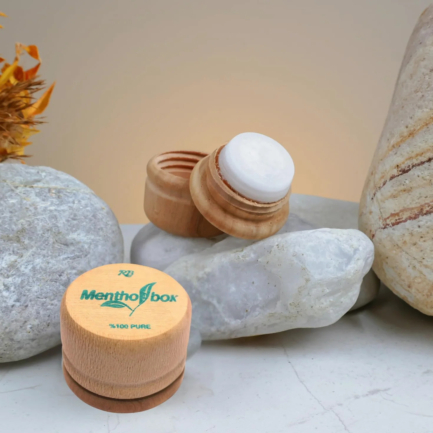 Naturalny kamień mentolowy okrągły z drewnianym uchwytem 6 g do masażu spa