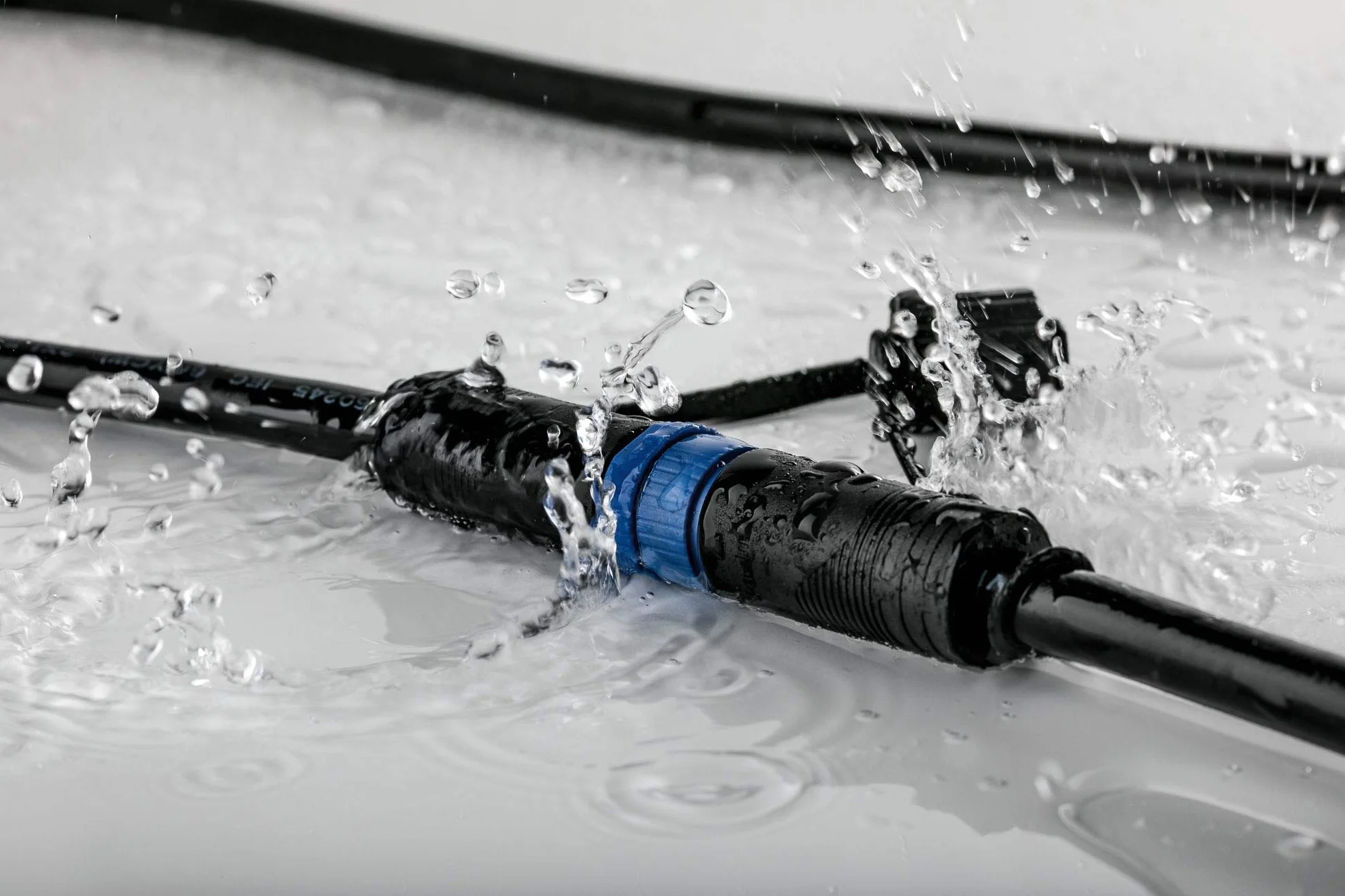 Paulmann 93927 Outdoor Plug & Shine Connector 5 m 1in-2out IP68 2x1,5mm² 93927 przedłużacz kabel łączący oświetlenie zewnętrzne