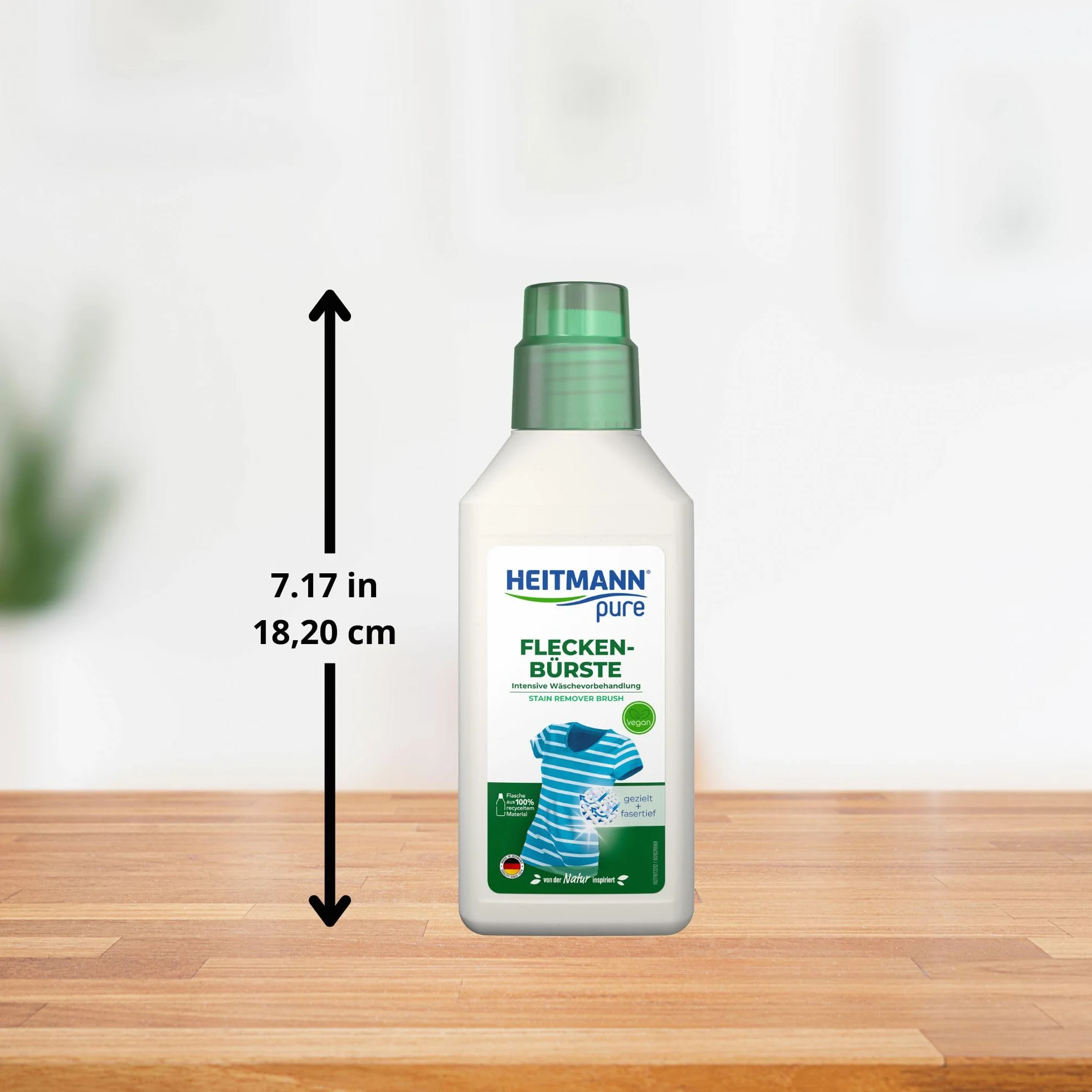 HEITMANN pure Szczotka do usuwania plam, wegański środek do usuwania plam z praktyczną głowicą szczotki, idealna do kołnierza i mankietów, 250 ml