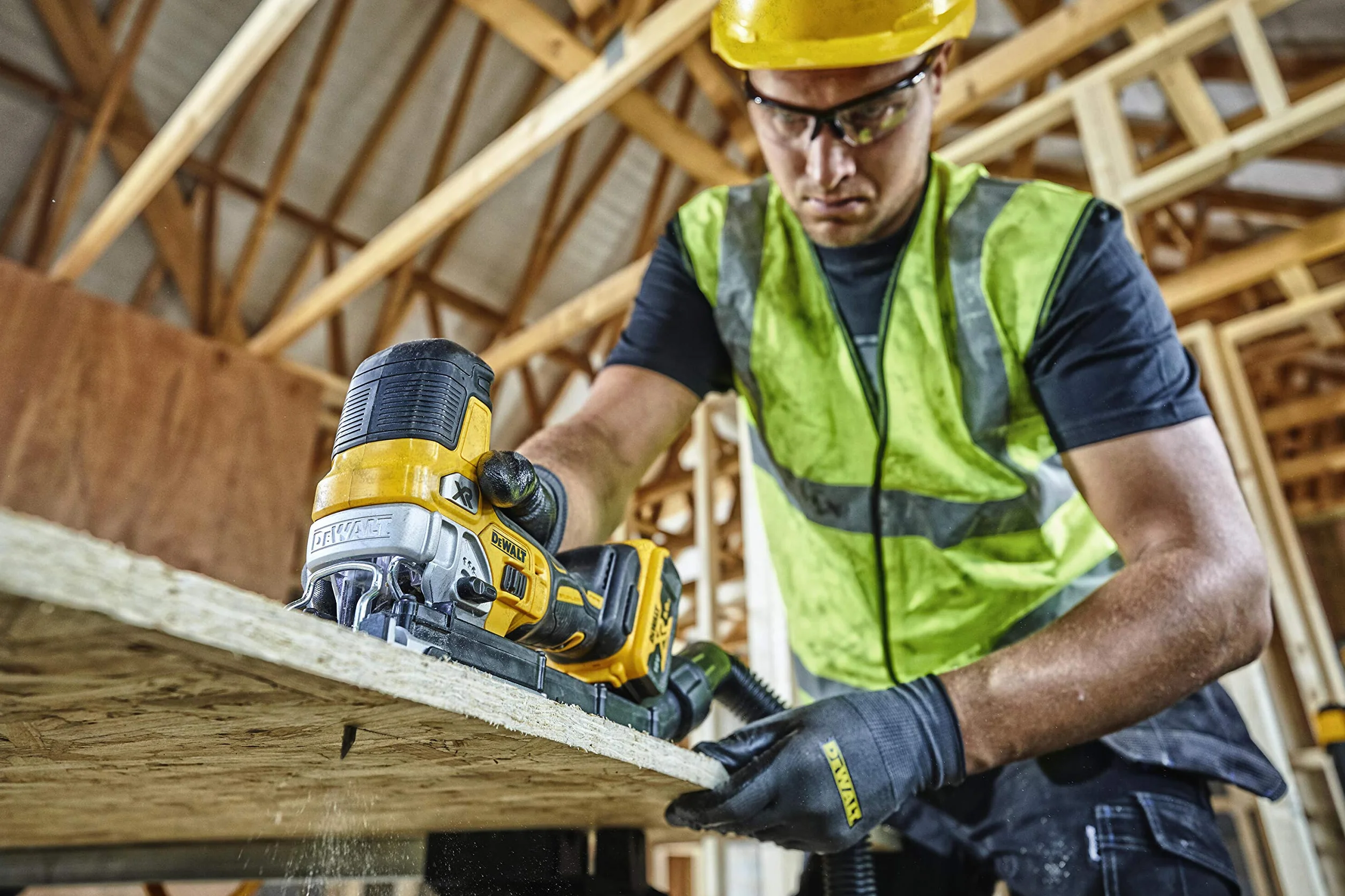 Wyrzynarka 18,0V Głębokość Cięcia 135mm 2x5Ah TSTAK DCS335P2 DeWalt
