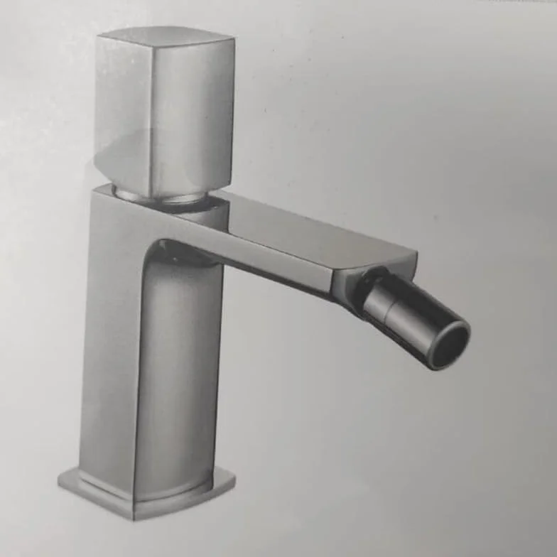 IMPALLI Bidet Łazienka bateria z uchwytem bateria Bidet z kranem zatrzaskowym 1 '' 1/4 elastyczny i zbyt pełny w zestawie bateria bidetowa chromowane wykończenie