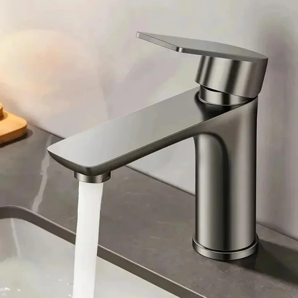 Bateria kuchenna ze stali nierdzewnej 304 – prosta konstrukcja, bateria umywalkowa, przyłącze ciepłej i zimnej wody, nowoczesna i trwała, łatwa instalacja, eleganckie wykończenie do renowacji