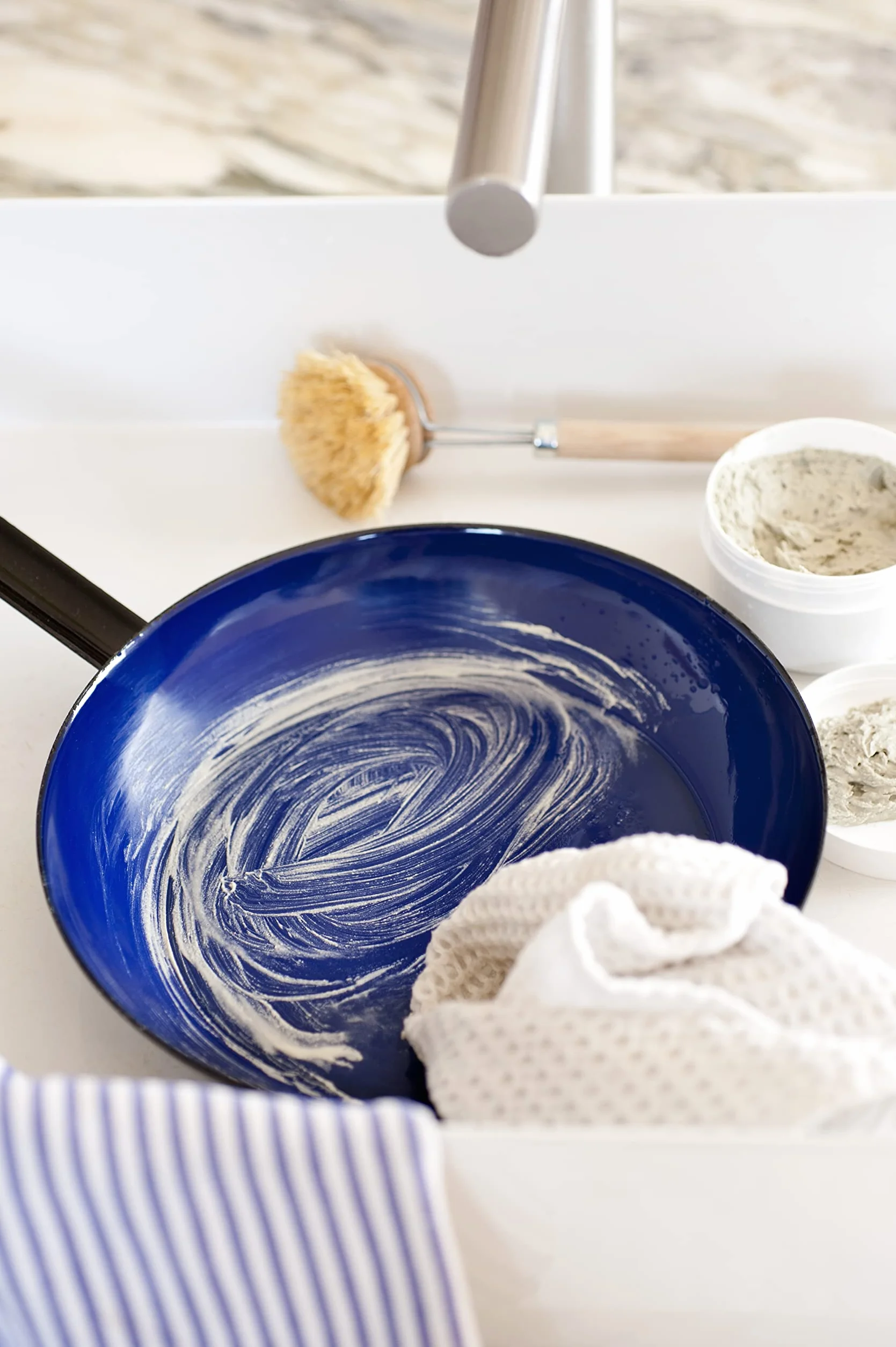 Riess, 6050-000, Pielęgnacja szkliwa, intensywny środek czyszczący, do pielęgnacji garnków, patelni i płyt szklano-ceramicznych