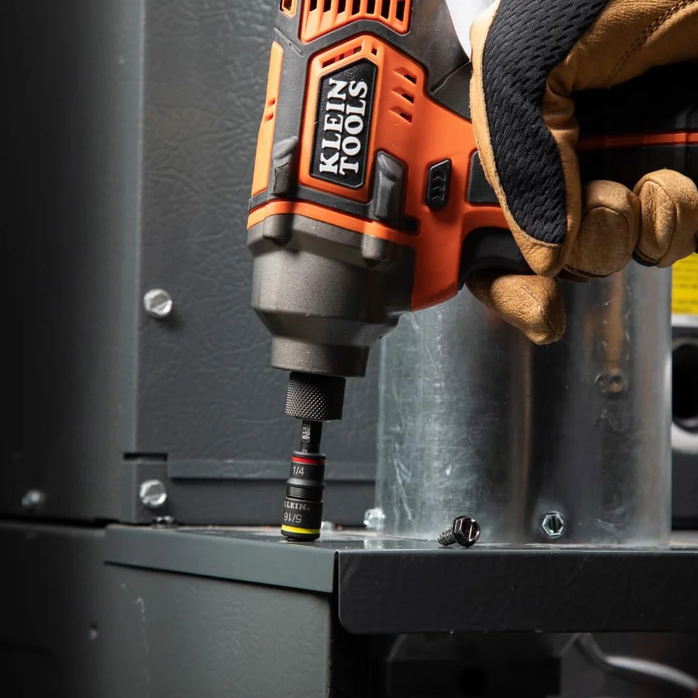 Klein Tools 32931 Zestaw nasadek udarowych 3 w 1, gniazdo z klapką z 2 rozmiarami sterowników sześciokątnych SAE i funkcją trzymania bitów 1/4 cala, klasa udarowa