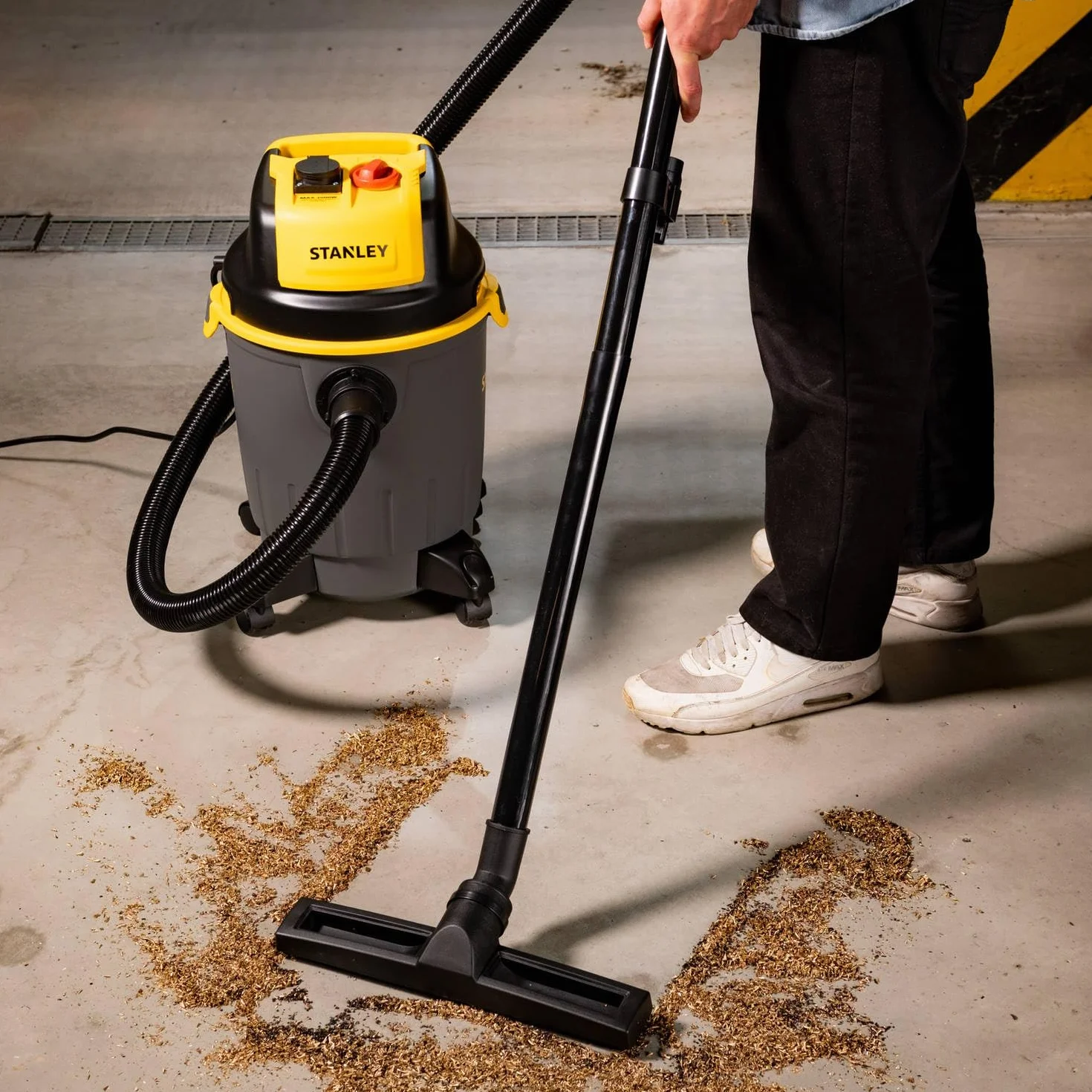 Stanley SXVC20PTE Odkurzacz, 1200 W, Czarny/Żółty, 38.1 x 41.7 x 54.5 cm; 4.8 kg, 1 Sztuka