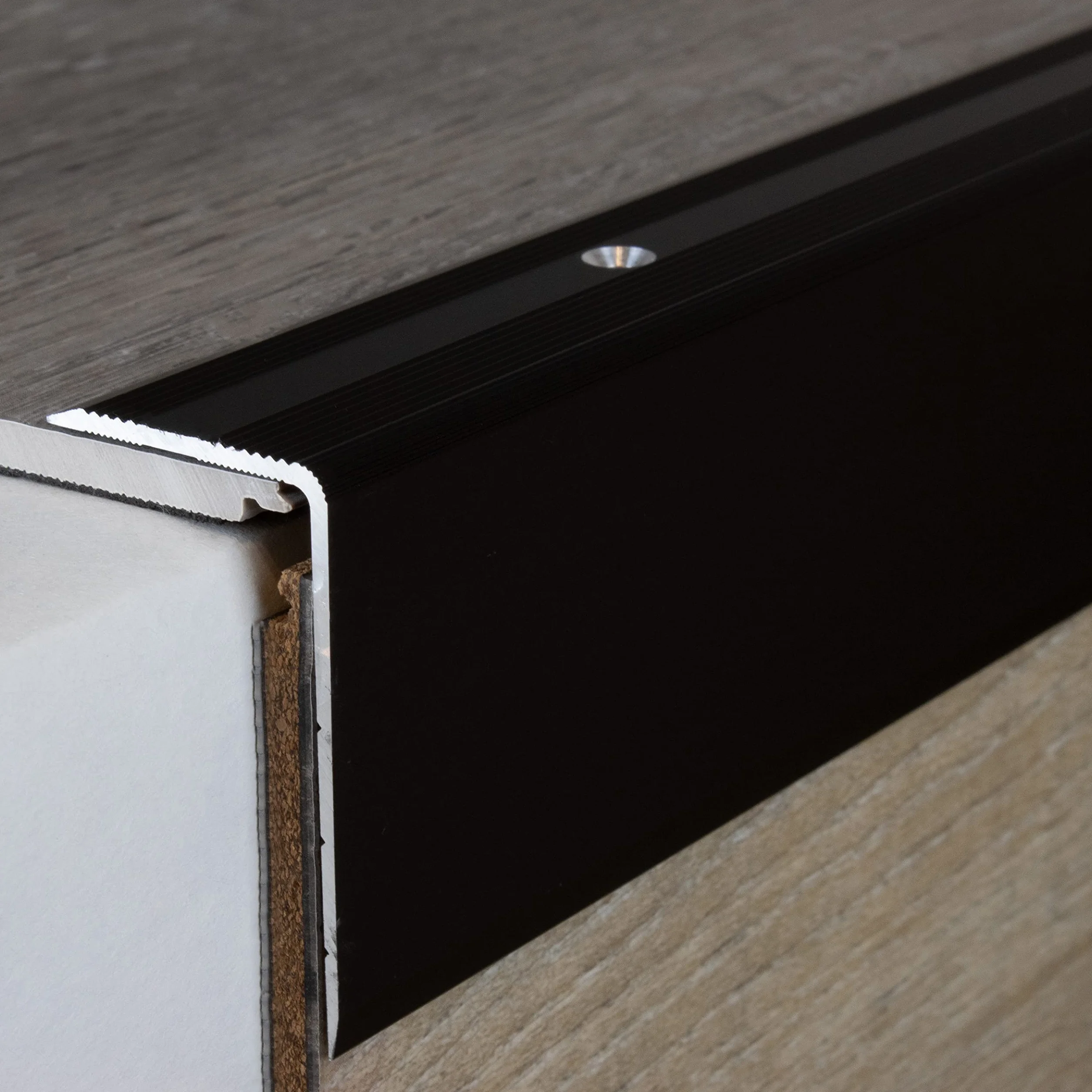 PROVISTON | krawędź schodów, aluminium | kolor ciemny brąz | szerokość 30 mm | wysokość 52 mm | długość 1000 mm | odwrócony | profil krawędzi schodów | profil kątowy | kąt łączenia | 1 sztuka