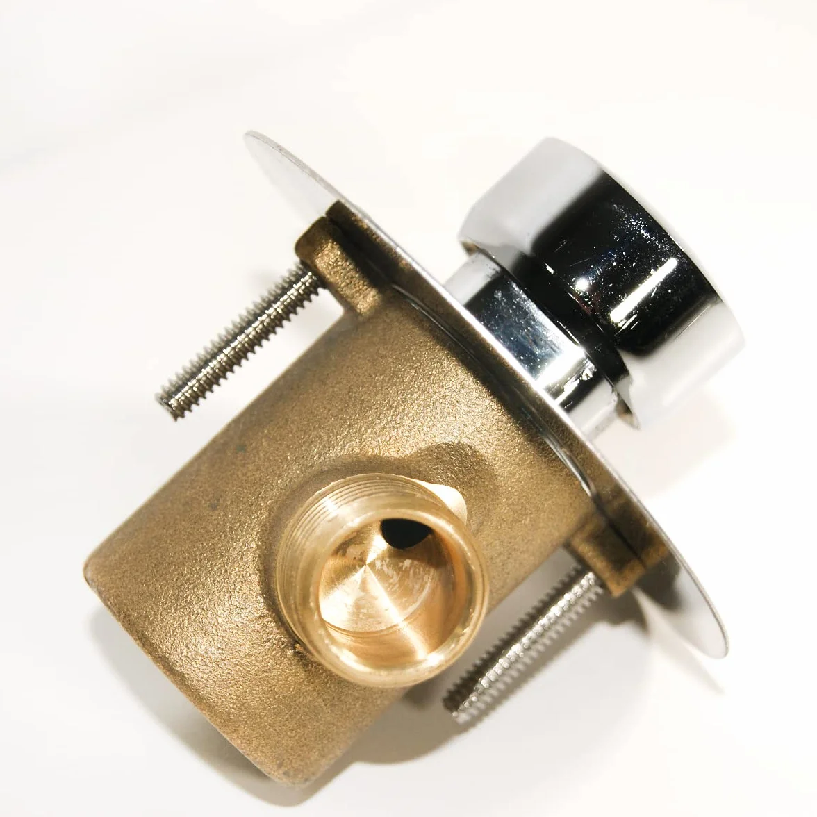 GOLDMAN SERVICE Chromowany kran z wyłącznikiem czasowym M-GW 1/2"