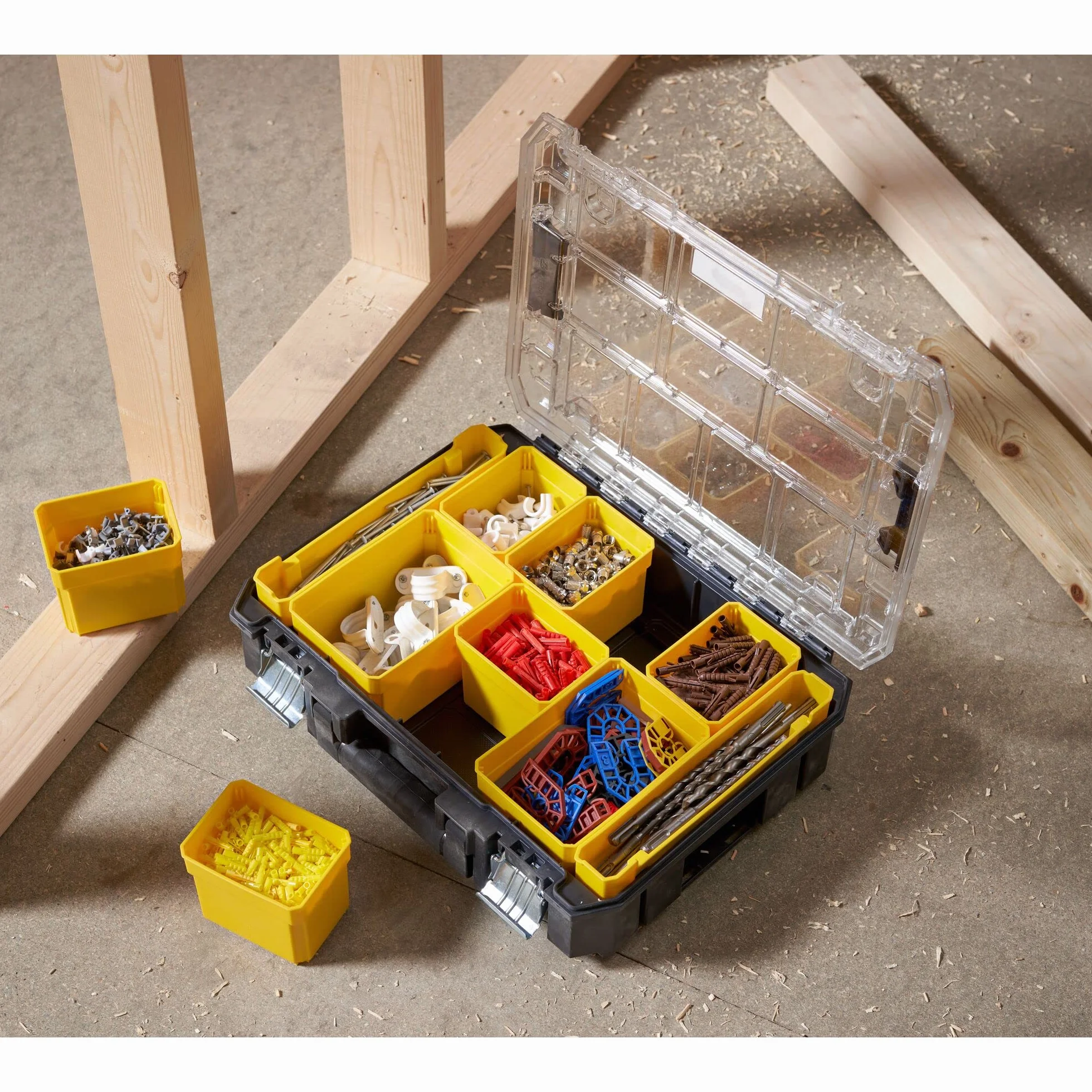 Stanley FatMax FMST82967-1 organizer na narzędzia z przezroczystą pokrywą, z 10 wkładami do sortowania różnych rozmiarów, można łączyć z innymi pudełkami Tstak