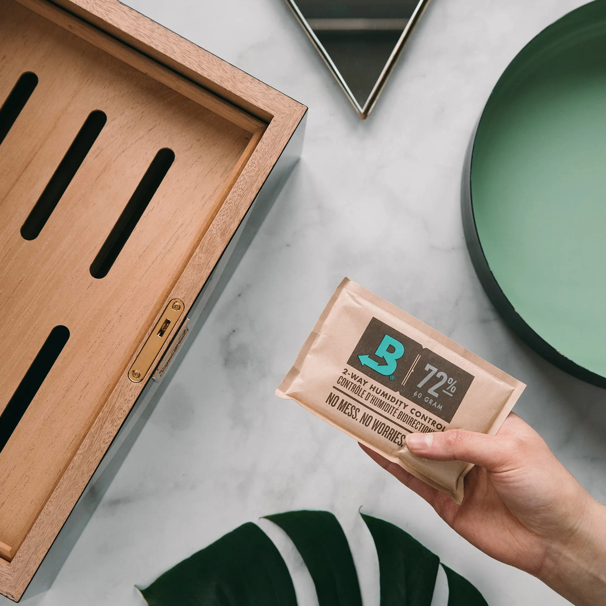 Boveda do cygar / tytoniu, 2-kierunkowa regulacja wilgotności względnej 72%, rozmiar 60 do stosowania do 25 cygar w humidorze, opatentowana technologia do humidora cygarowego, kartonowe opakowanie zawiera 12 szt.